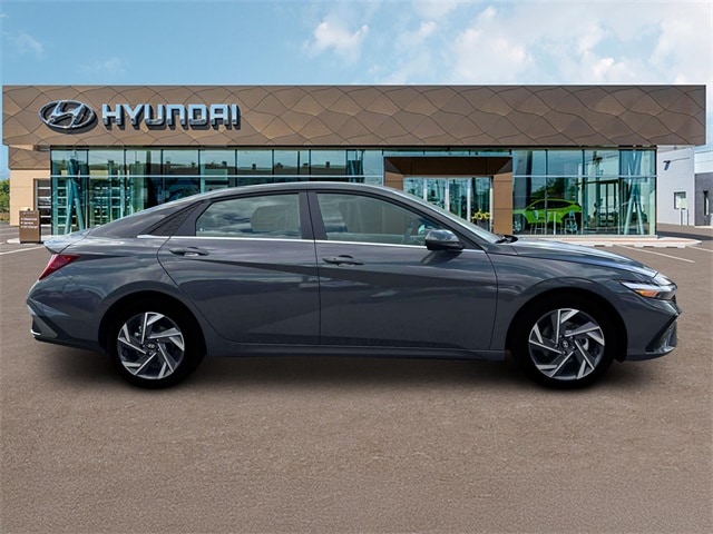 Thumbnail: 2025 Hyundai Elantra - 9