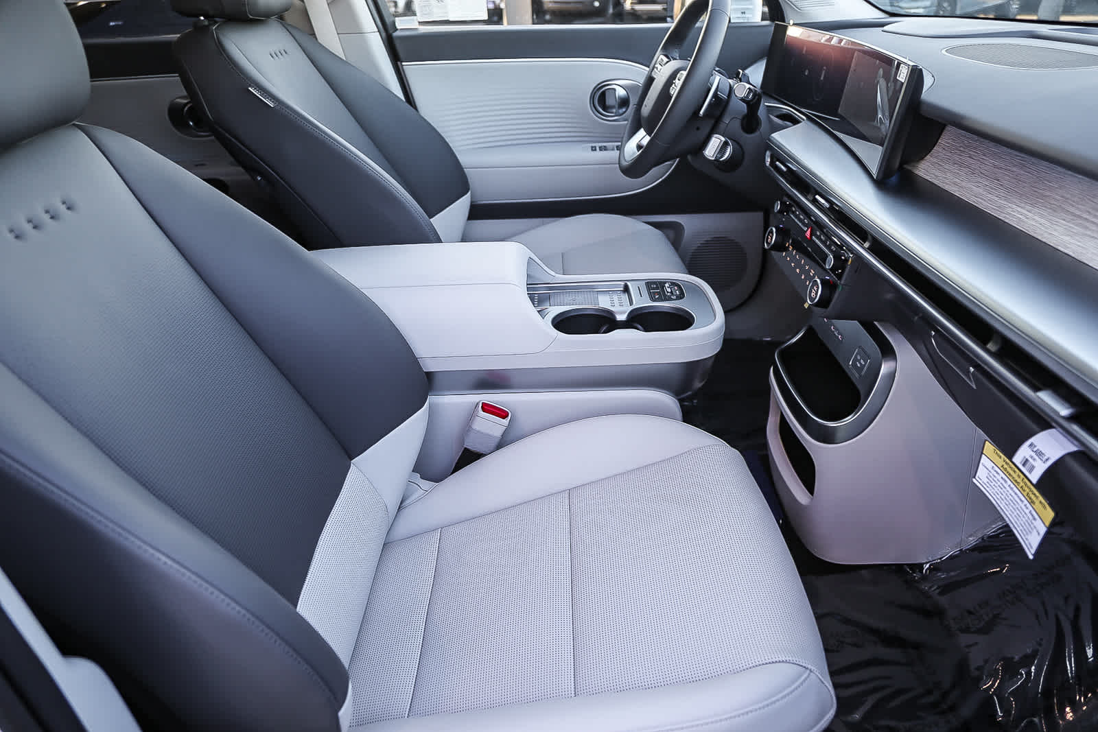 Thumbnail: 2026 Hyundai Ioniq - 24