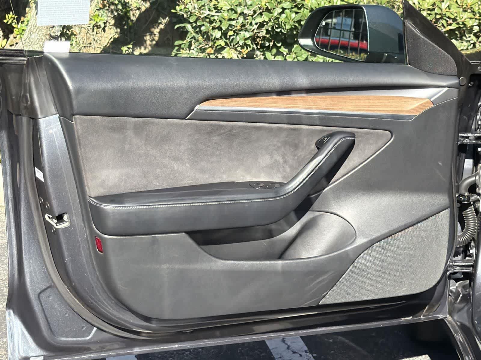 Thumbnail: 2022 Tesla Model 3 - 23