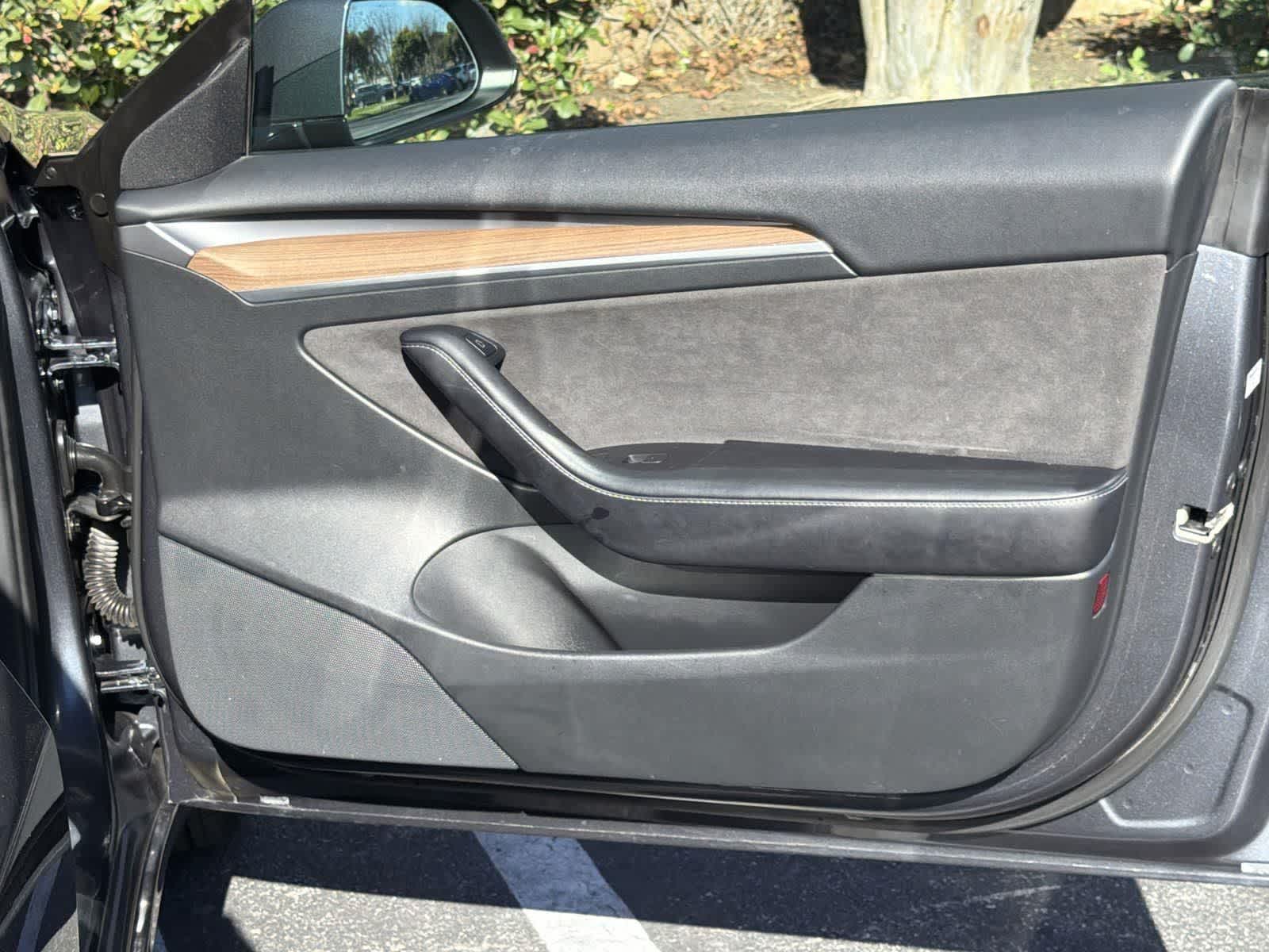 Thumbnail: 2022 Tesla Model 3 - 33