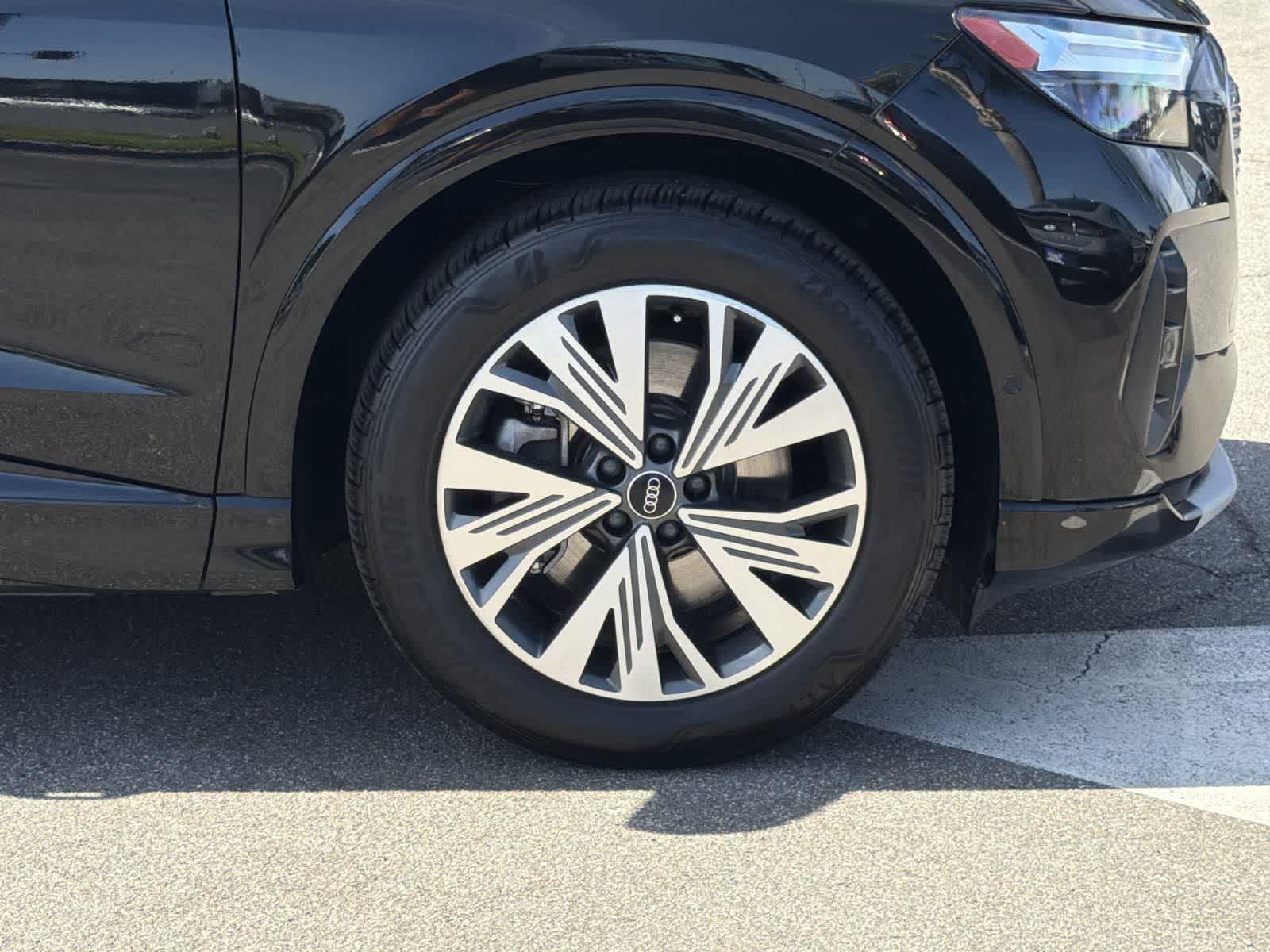 Thumbnail: 2023 Audi Q4 e-tron - 38