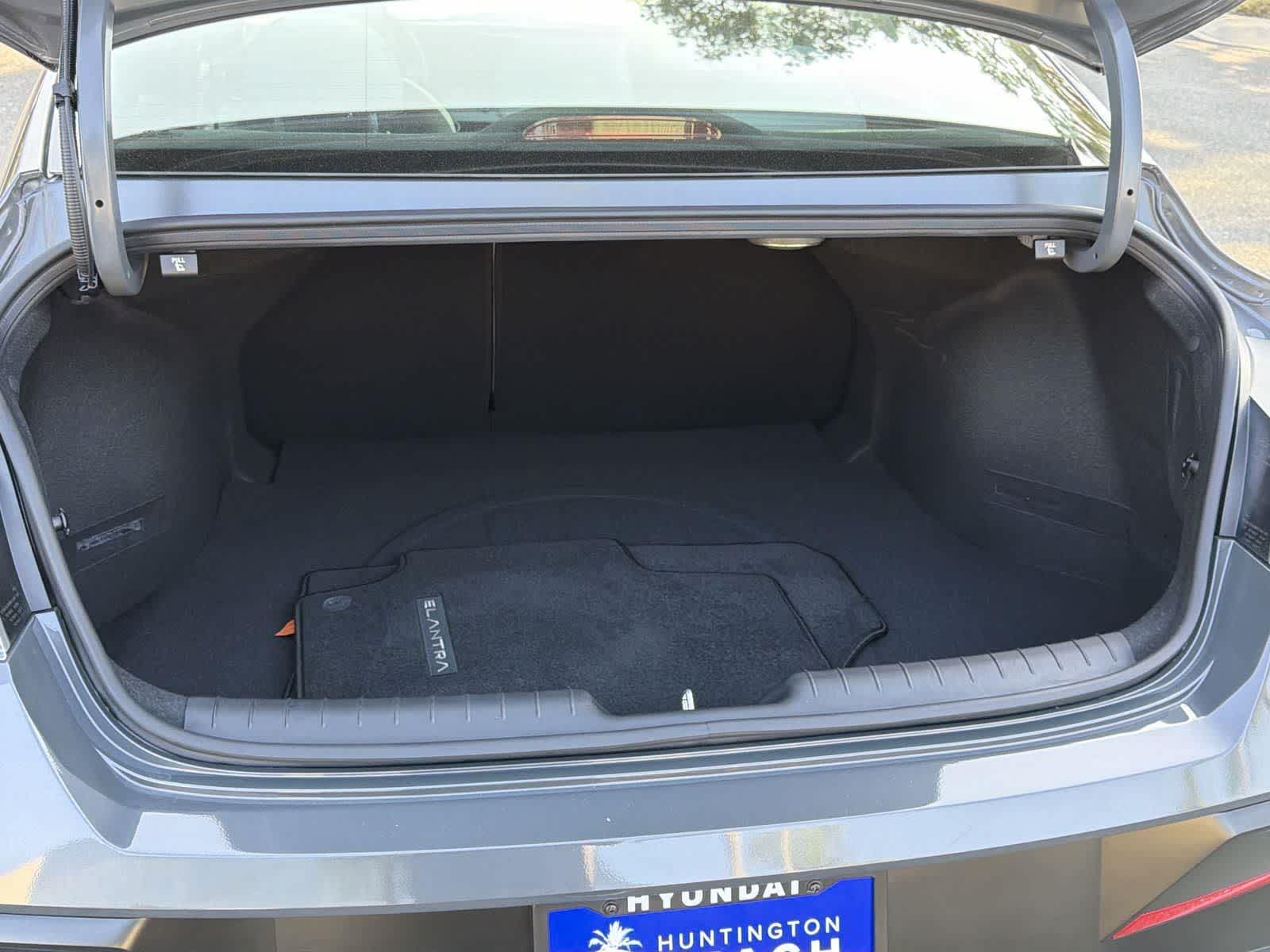 Thumbnail: 2025 Hyundai Elantra - 31