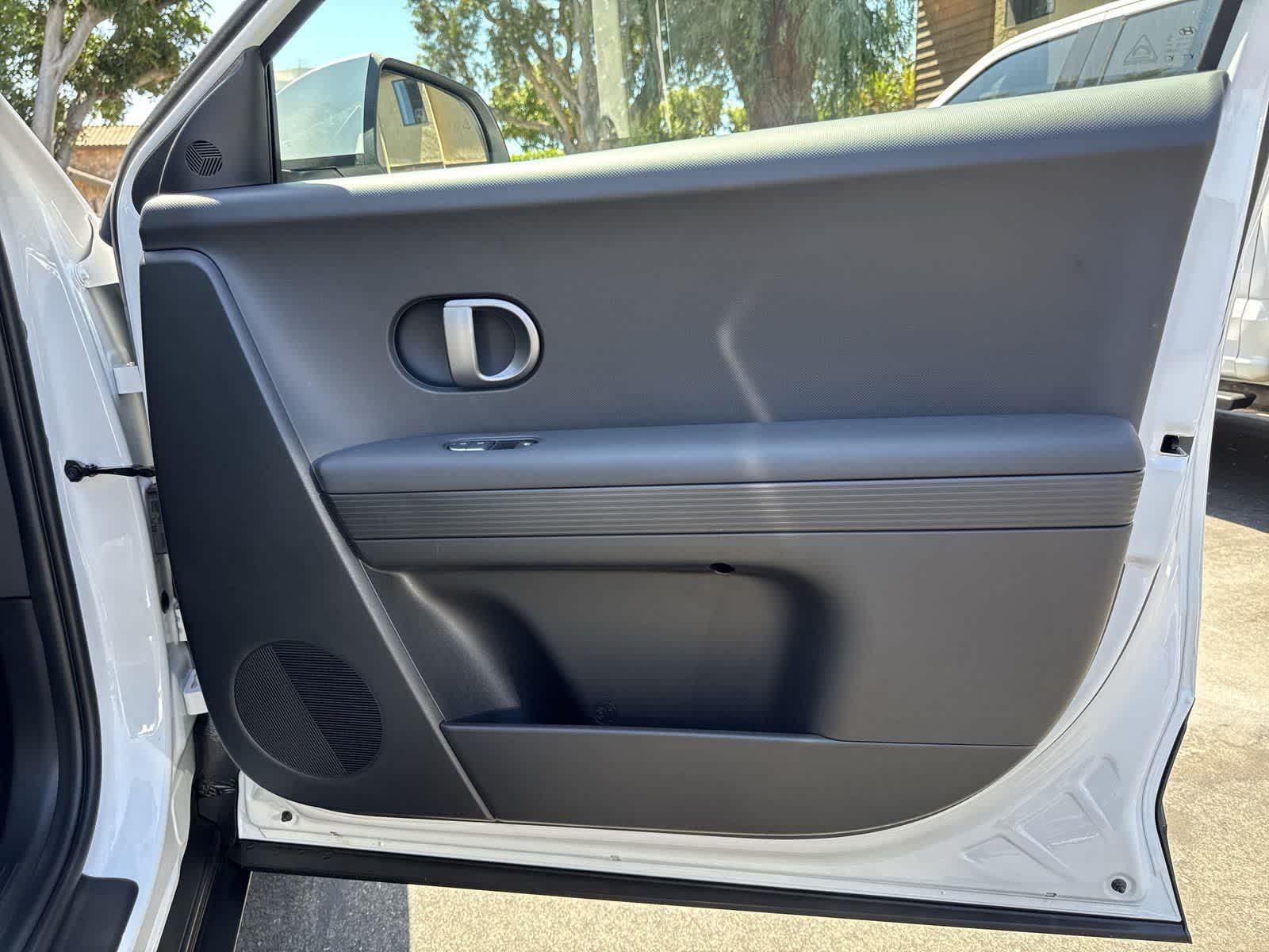 Thumbnail: 2025 Hyundai Ioniq 5 - 33