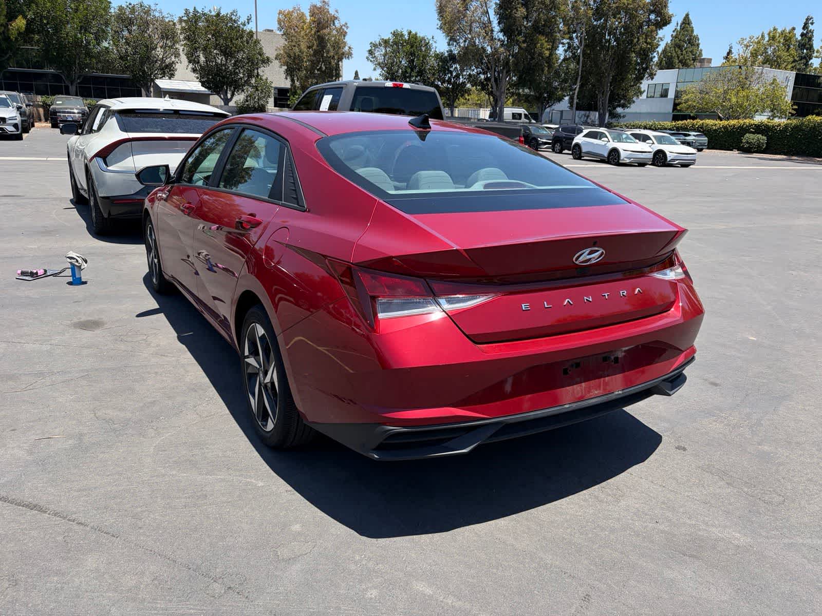 Thumbnail: 2023 Hyundai Elantra - 4