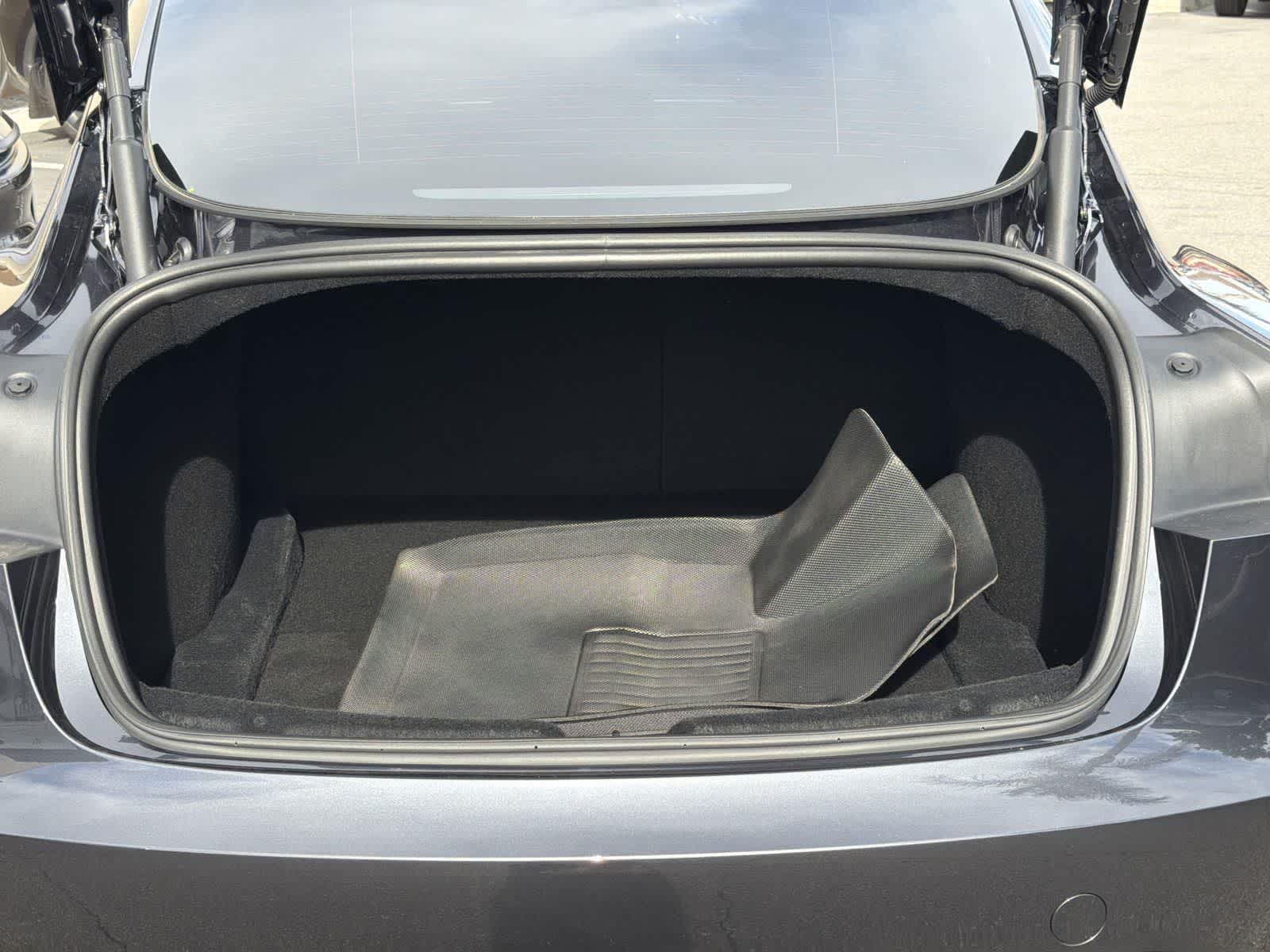 Thumbnail: 2024 Tesla Model 3 - 32