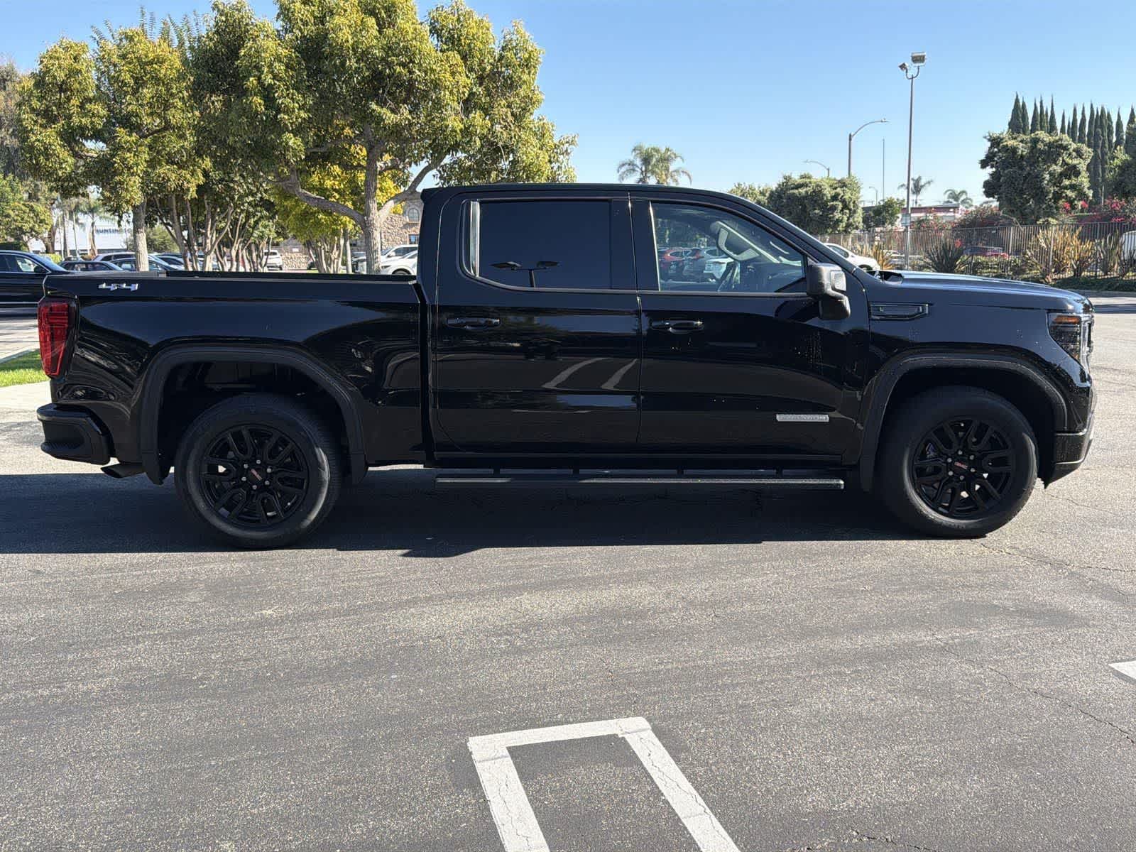 Thumbnail: 2022 GMC Sierra 1500 - 3