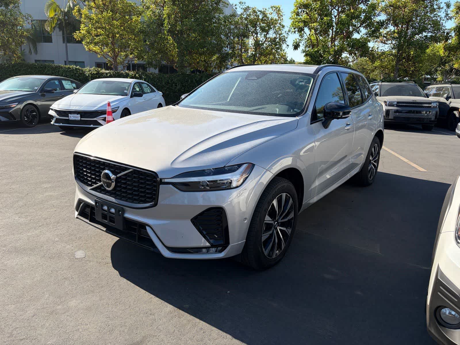 2025 Volvo XC60 B5 Plus Dark AWD's photo