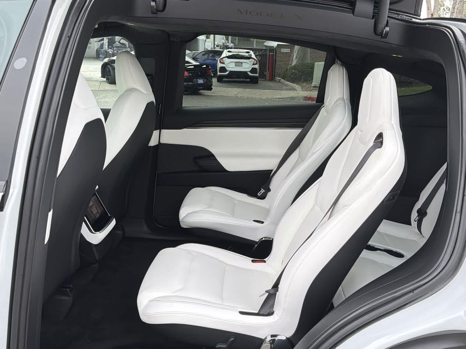 Thumbnail: 2022 Tesla Model X - 28