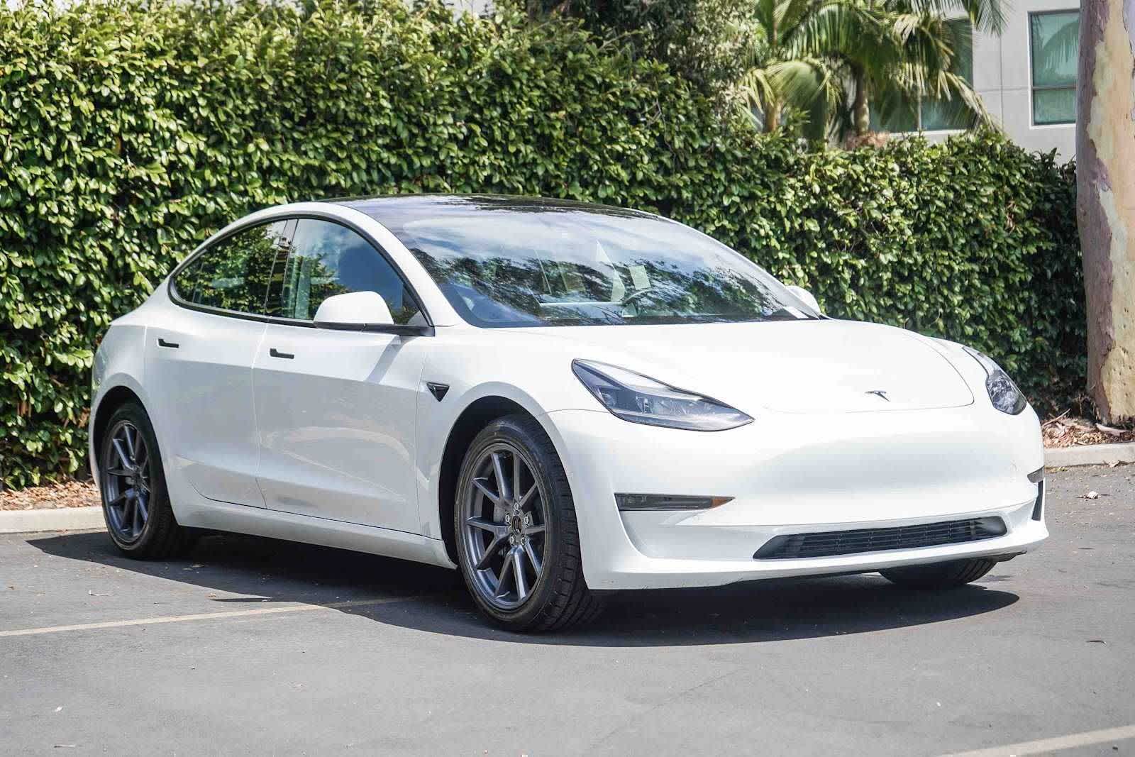 Thumbnail: 2022 Tesla Model 3 - 3