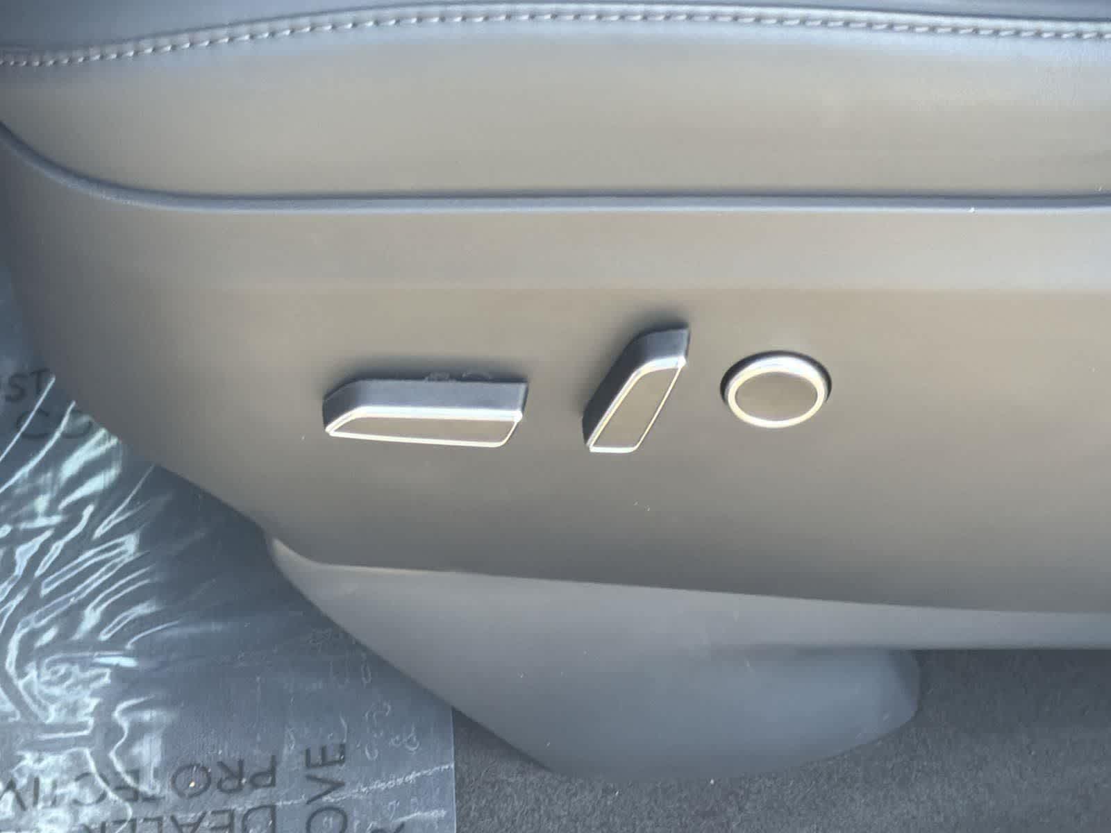 Thumbnail: 2025 Tesla Model X - 26