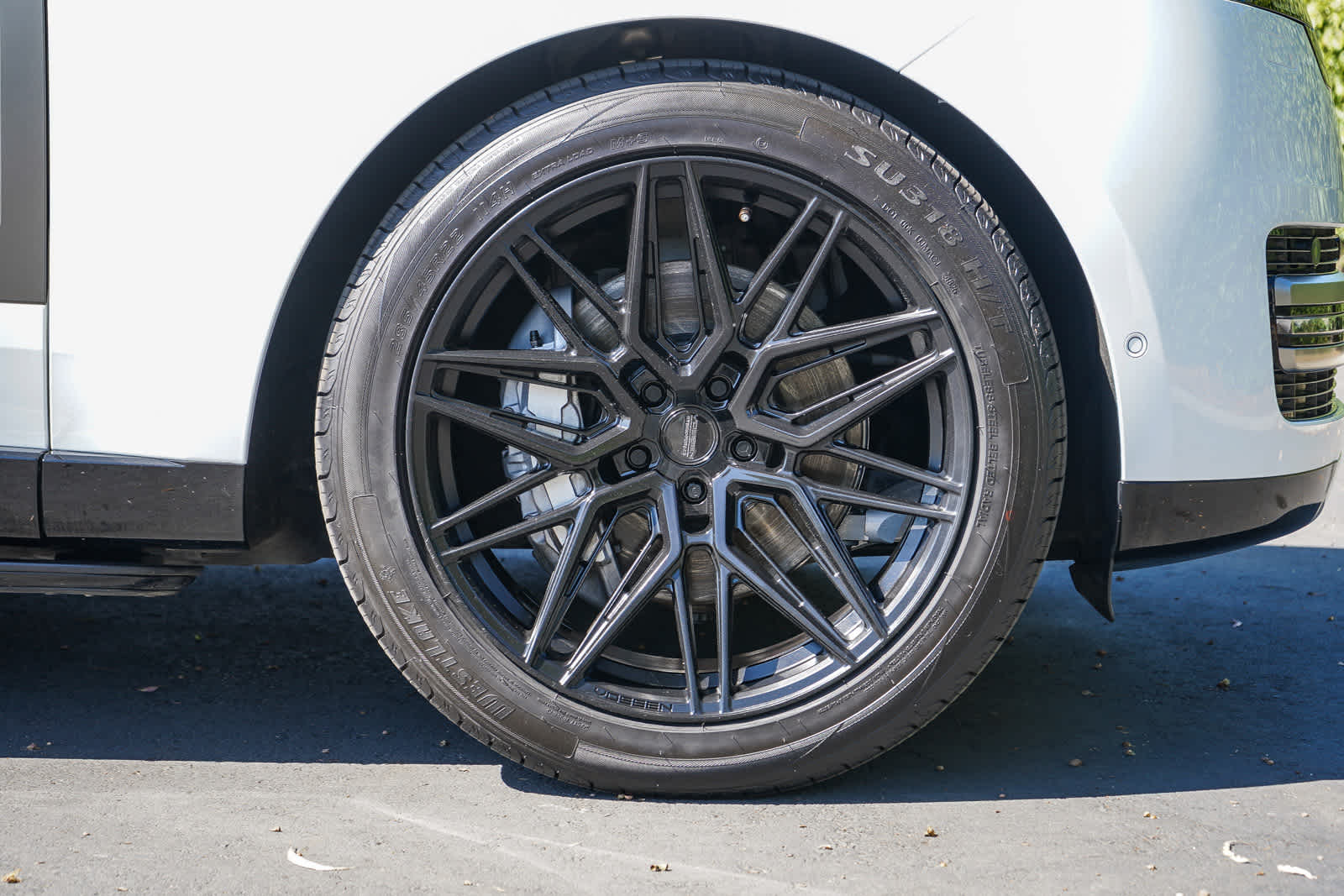 Thumbnail: 2023 Land Rover Range Rover - 9