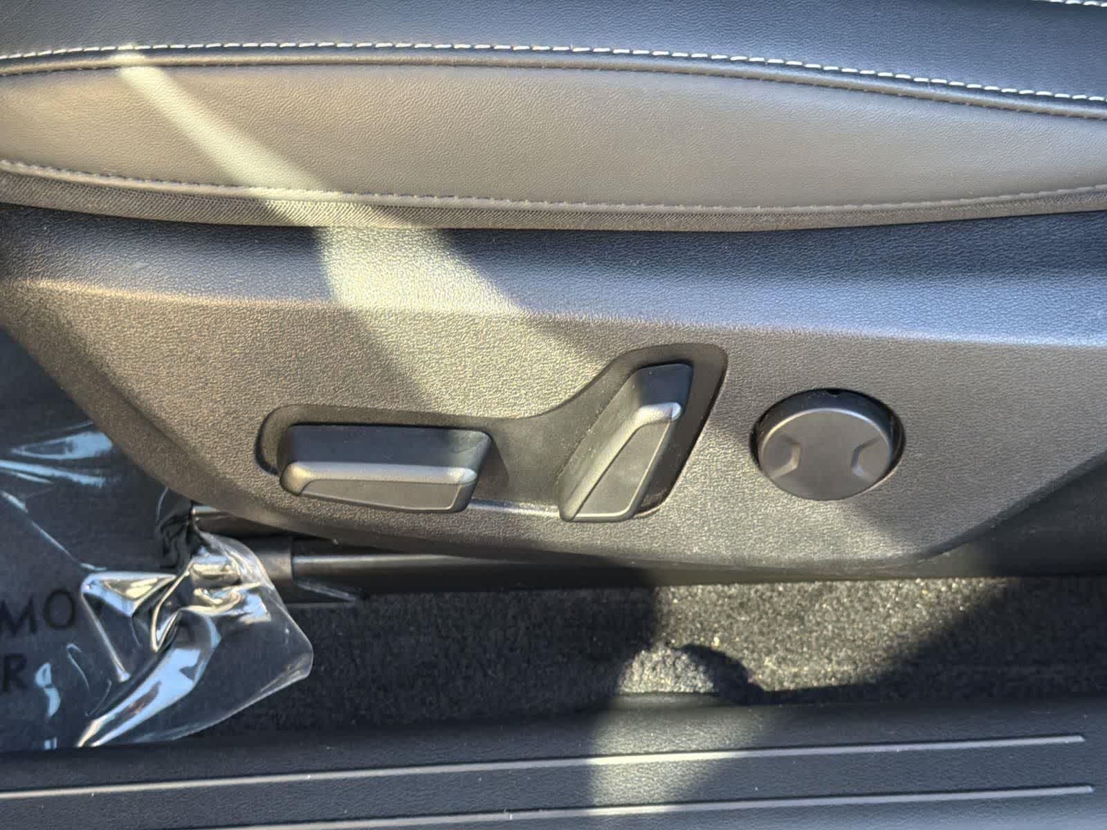 Thumbnail: 2022 Kia EV6 - 26