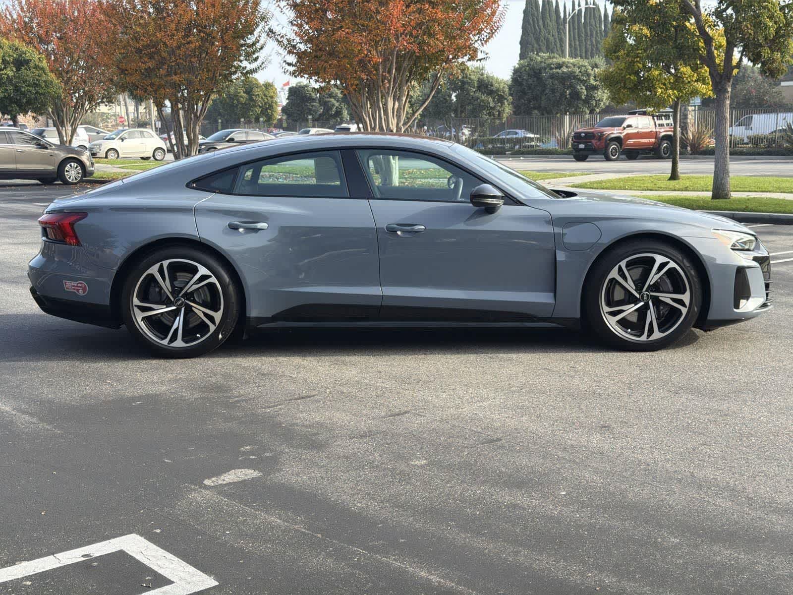 Thumbnail: 2023 Audi e-tron GT - 3