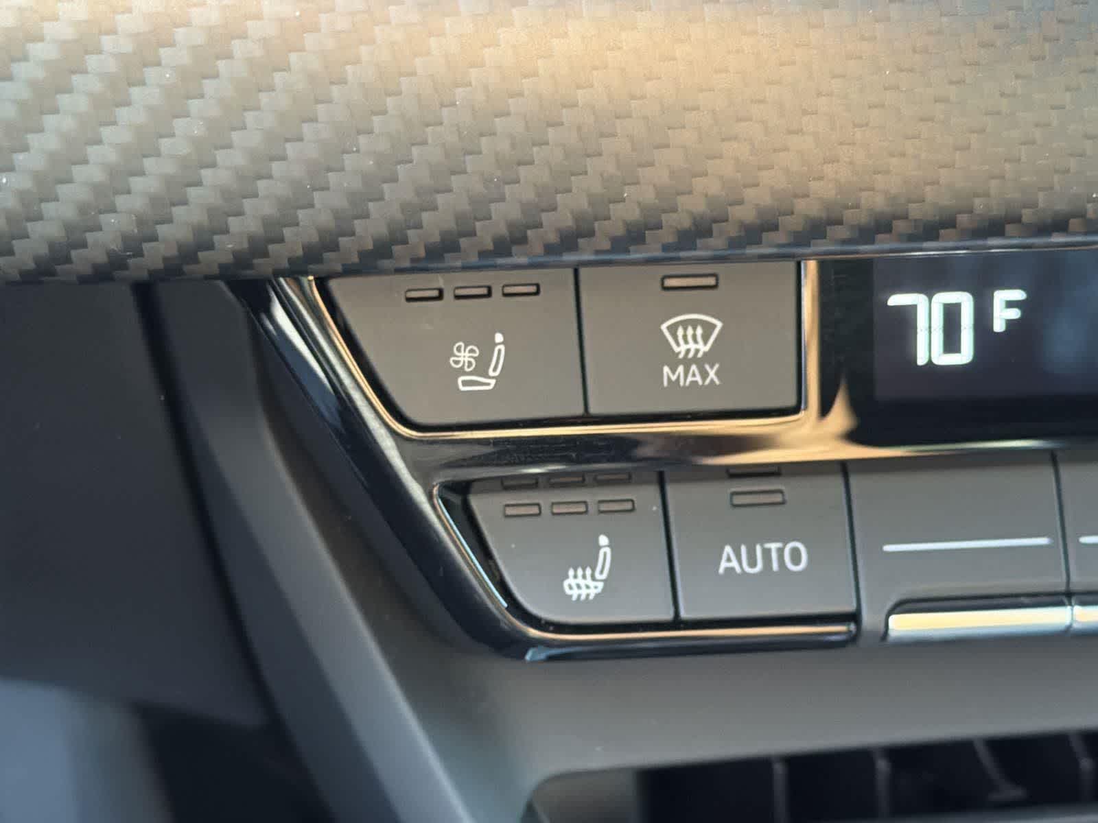 Thumbnail: 2023 Audi e-tron GT - 22