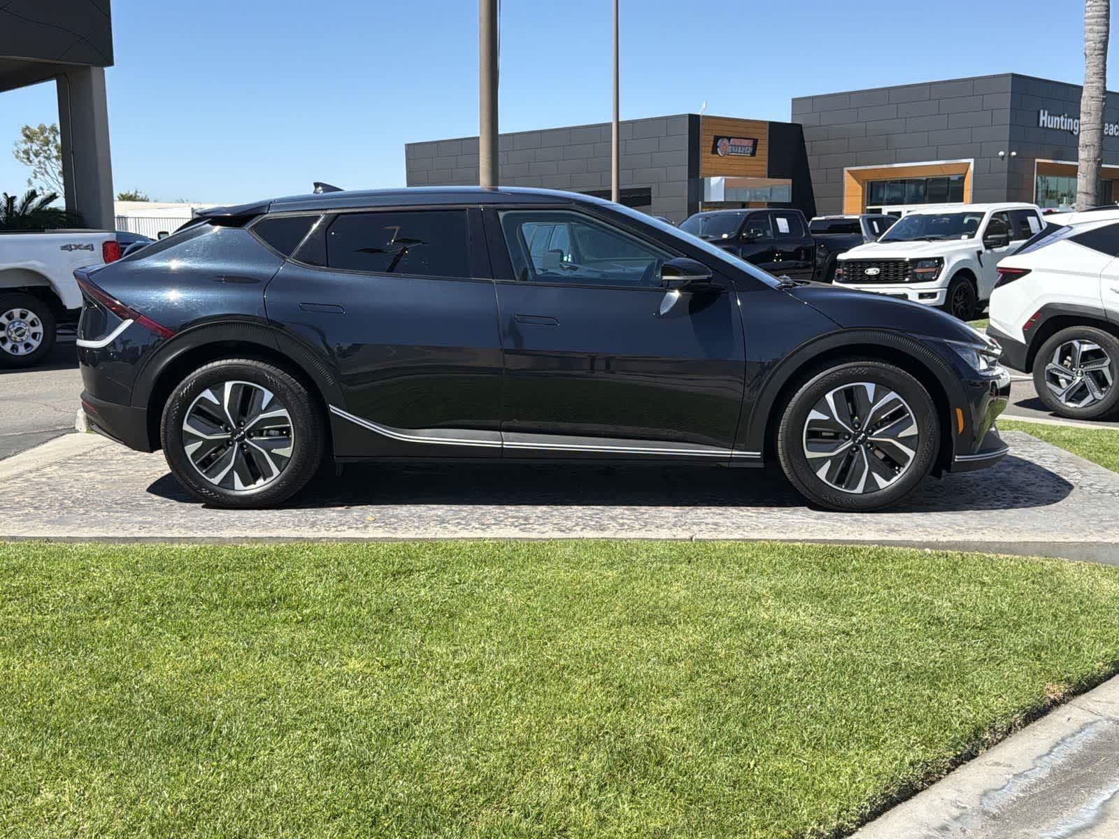 Thumbnail: 2022 Kia EV6 - 7