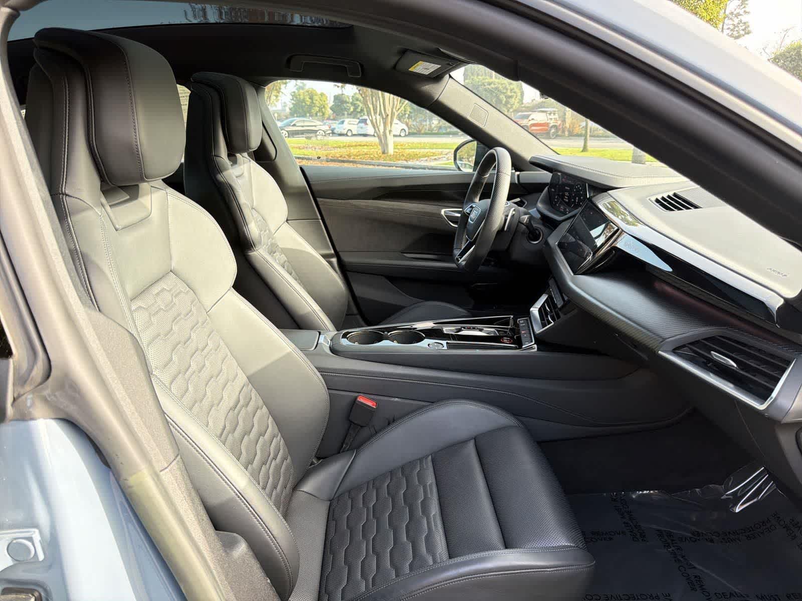 Thumbnail: 2023 Audi e-tron GT - 35