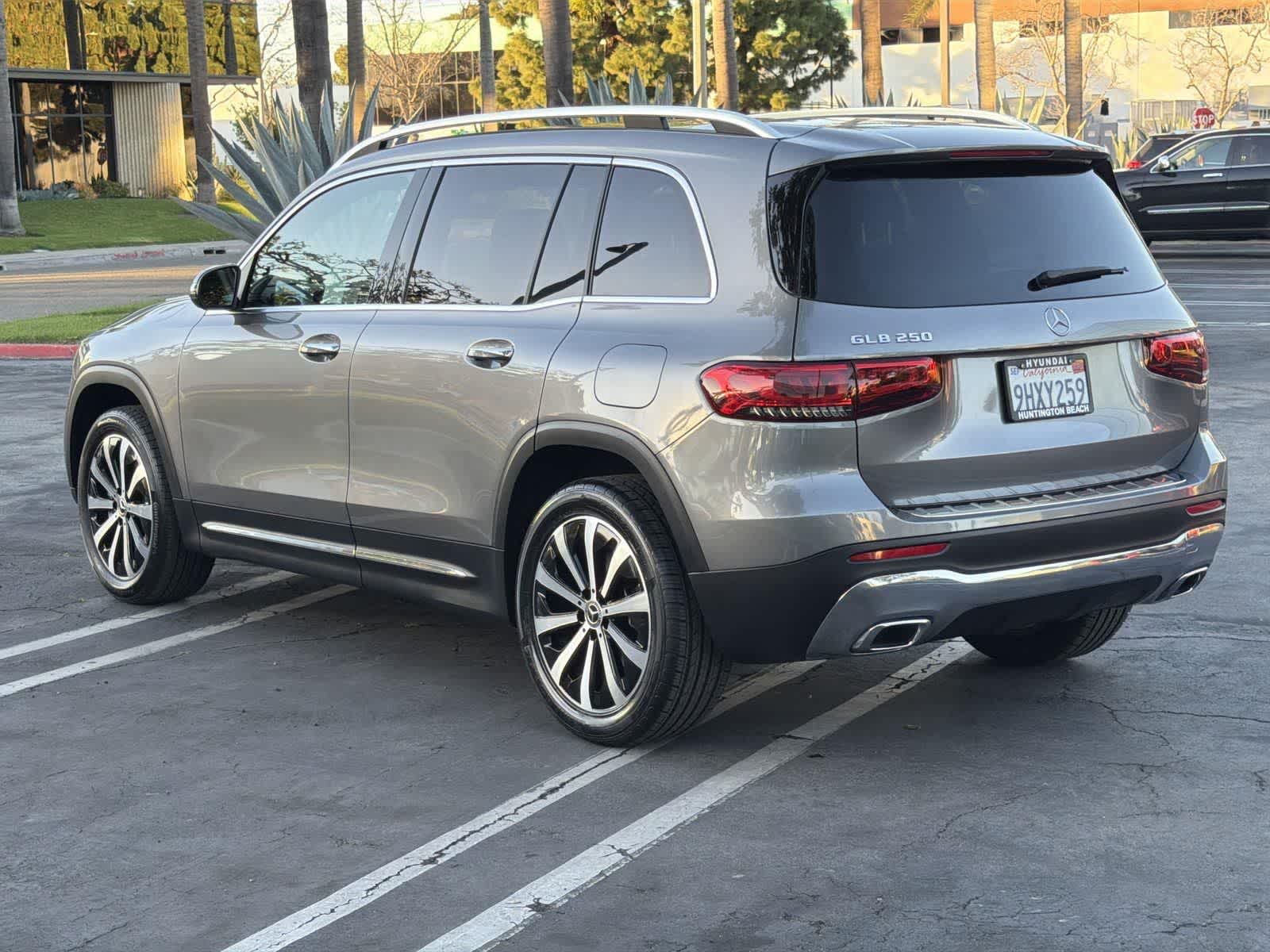 Thumbnail: 2023 Mercedes-Benz GLB - 6