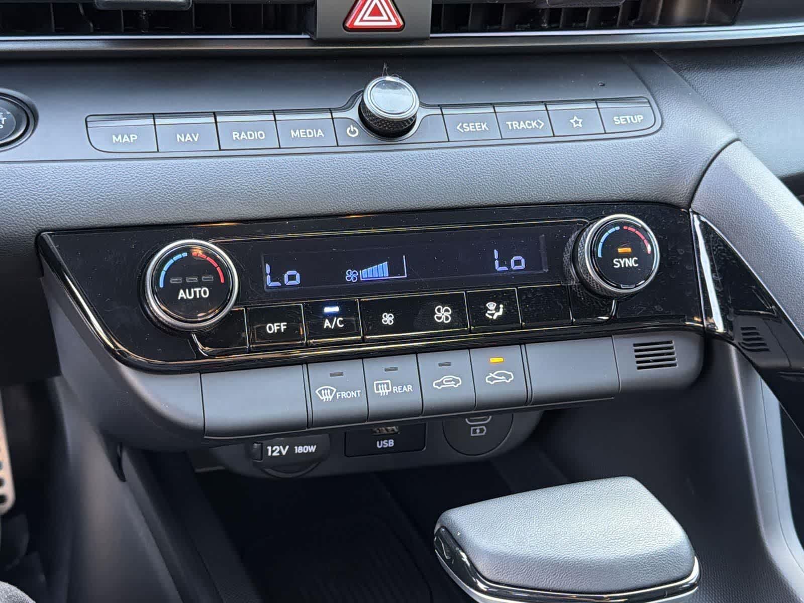 Thumbnail: 2025 Hyundai Elantra - 15