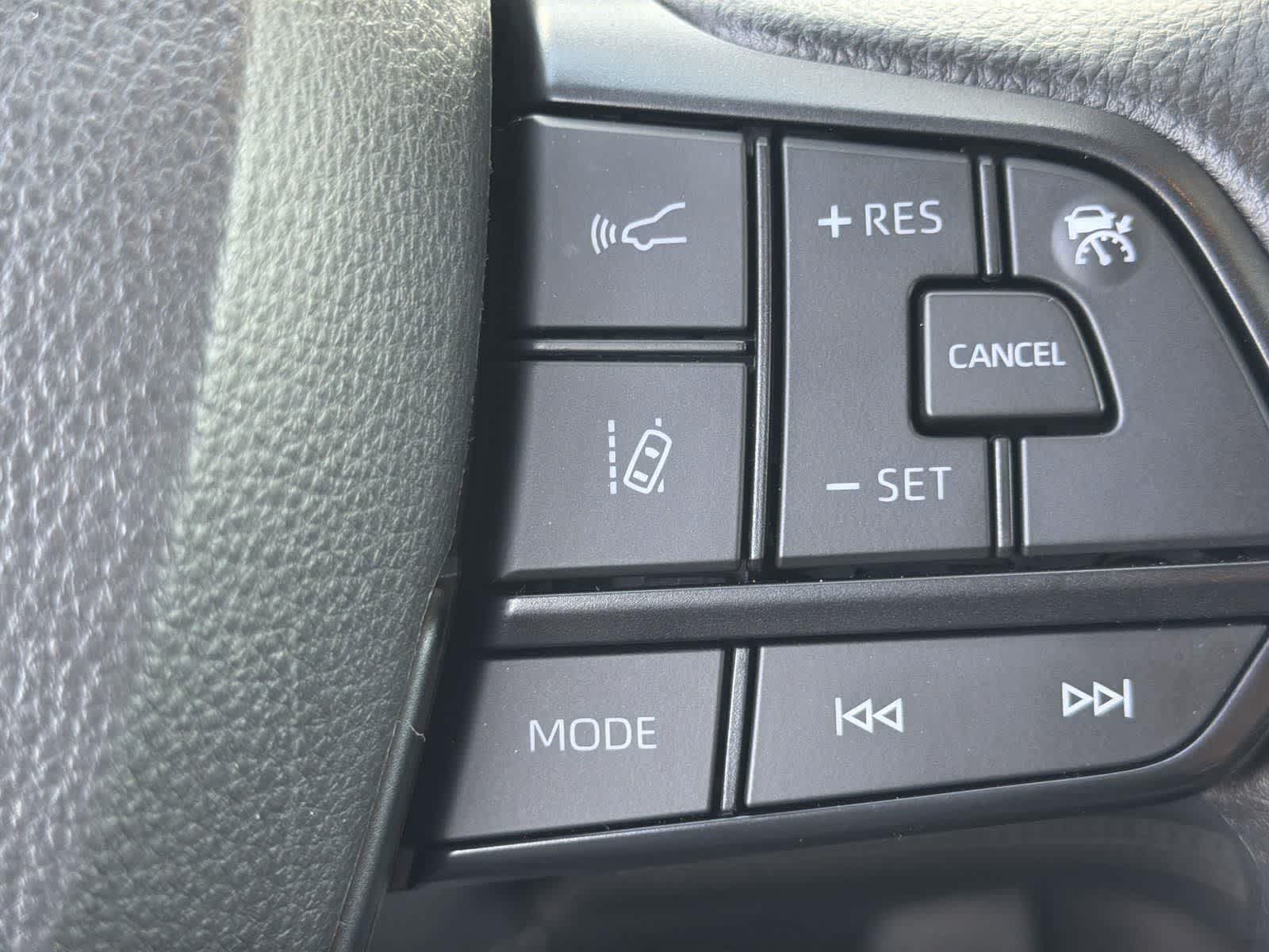 Thumbnail: 2025 Toyota Sienna - 21