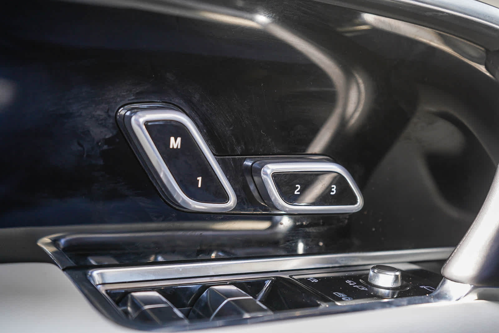 Thumbnail: 2025 Land Rover Range Rover - 21