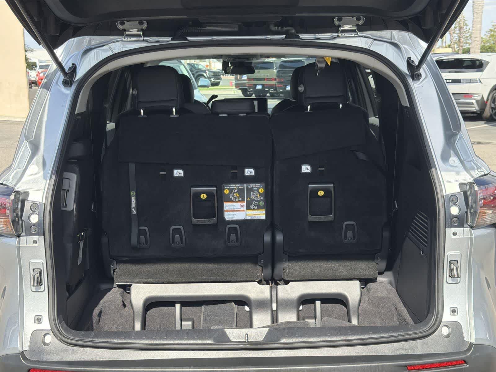 Thumbnail: 2025 Toyota Sienna - 29