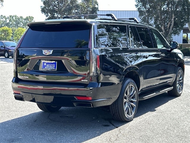 Thumbnail: 2023 Cadillac Escalade - 4