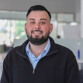 Staff member Erik Mora from ID_df9258