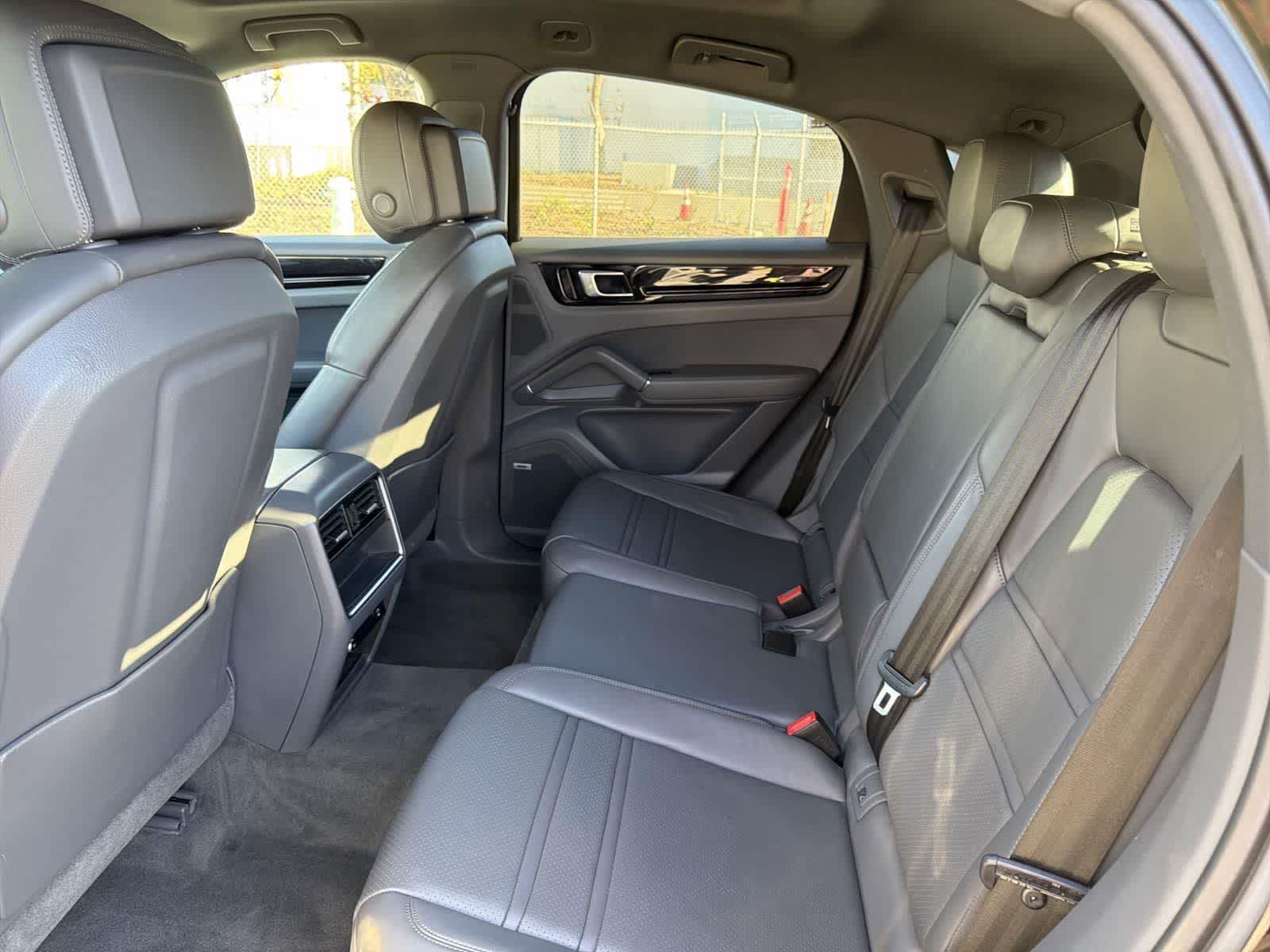 Thumbnail: 2021 Porsche Cayenne - 26