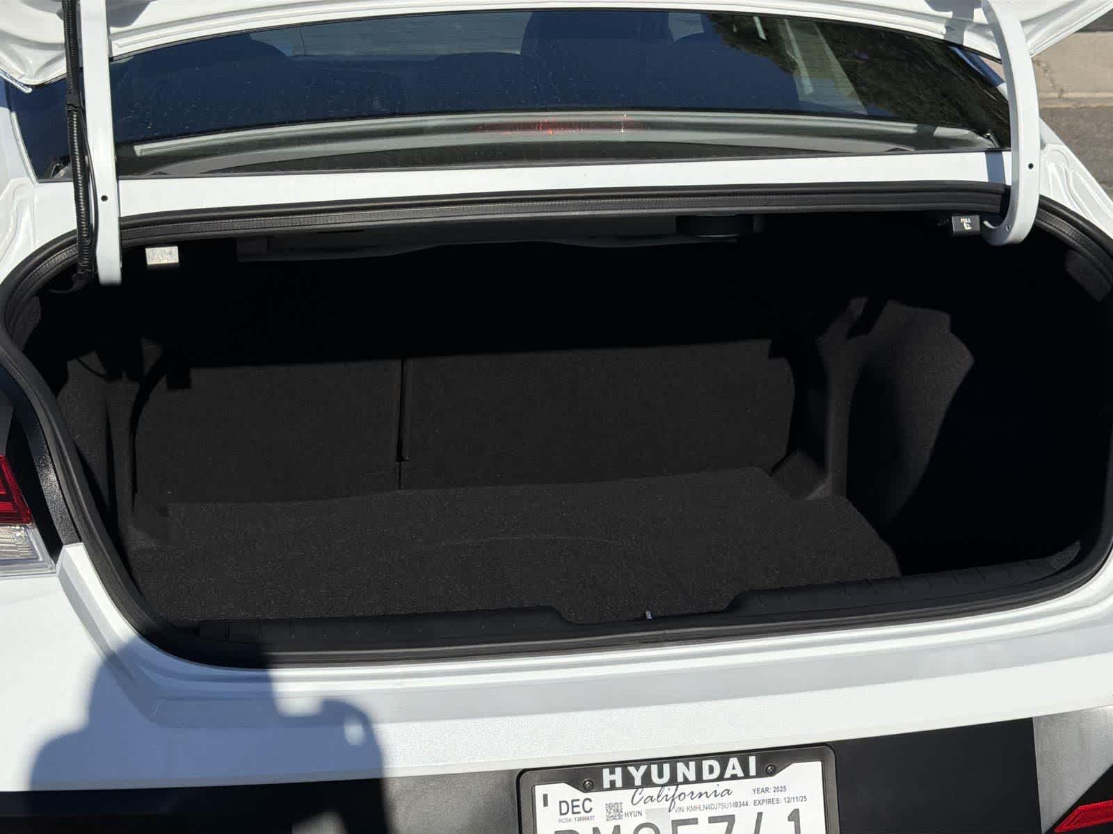 Thumbnail: 2025 Hyundai Elantra - 31