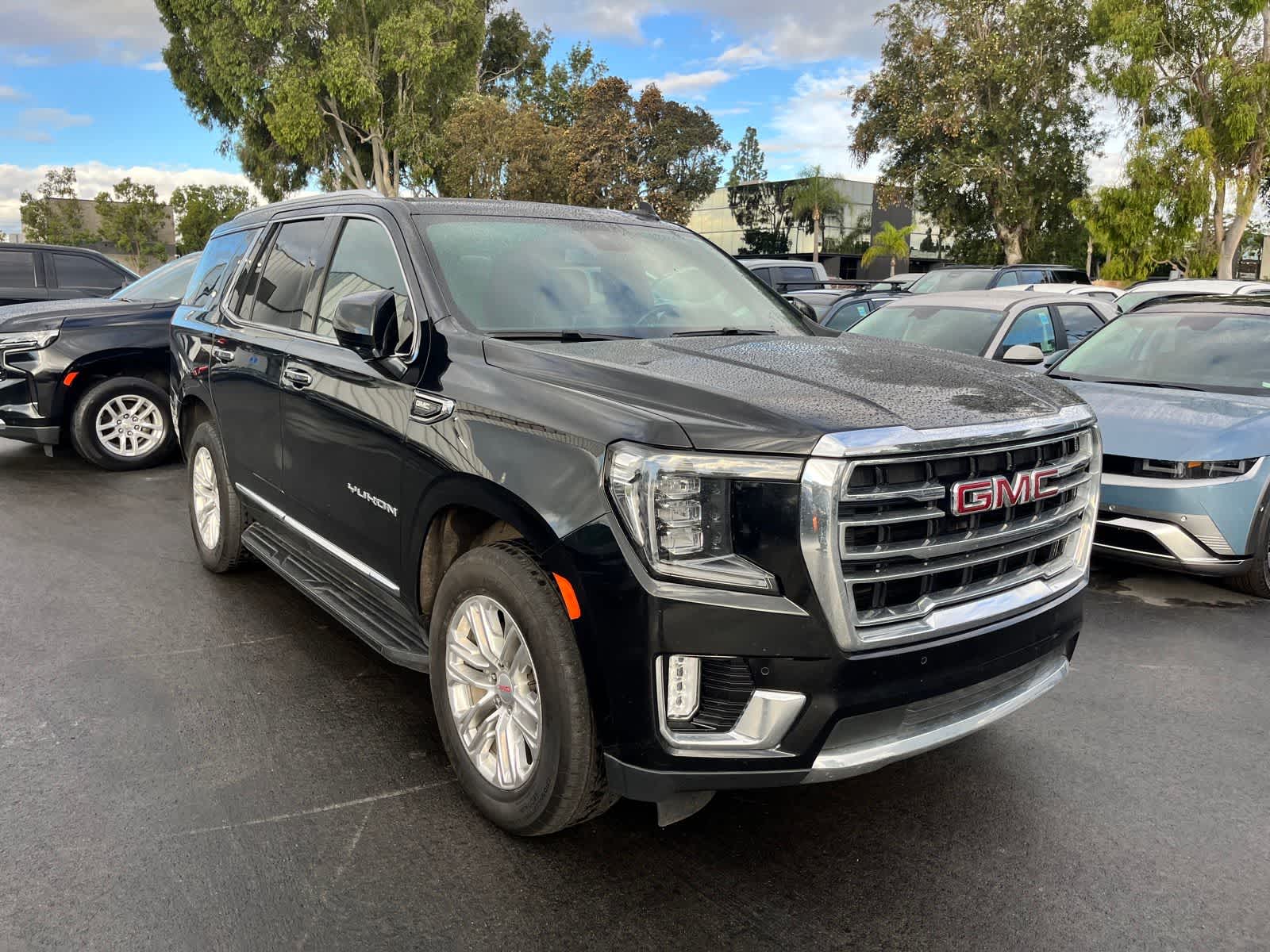 2023 Gmc Yukon SLT photo 2