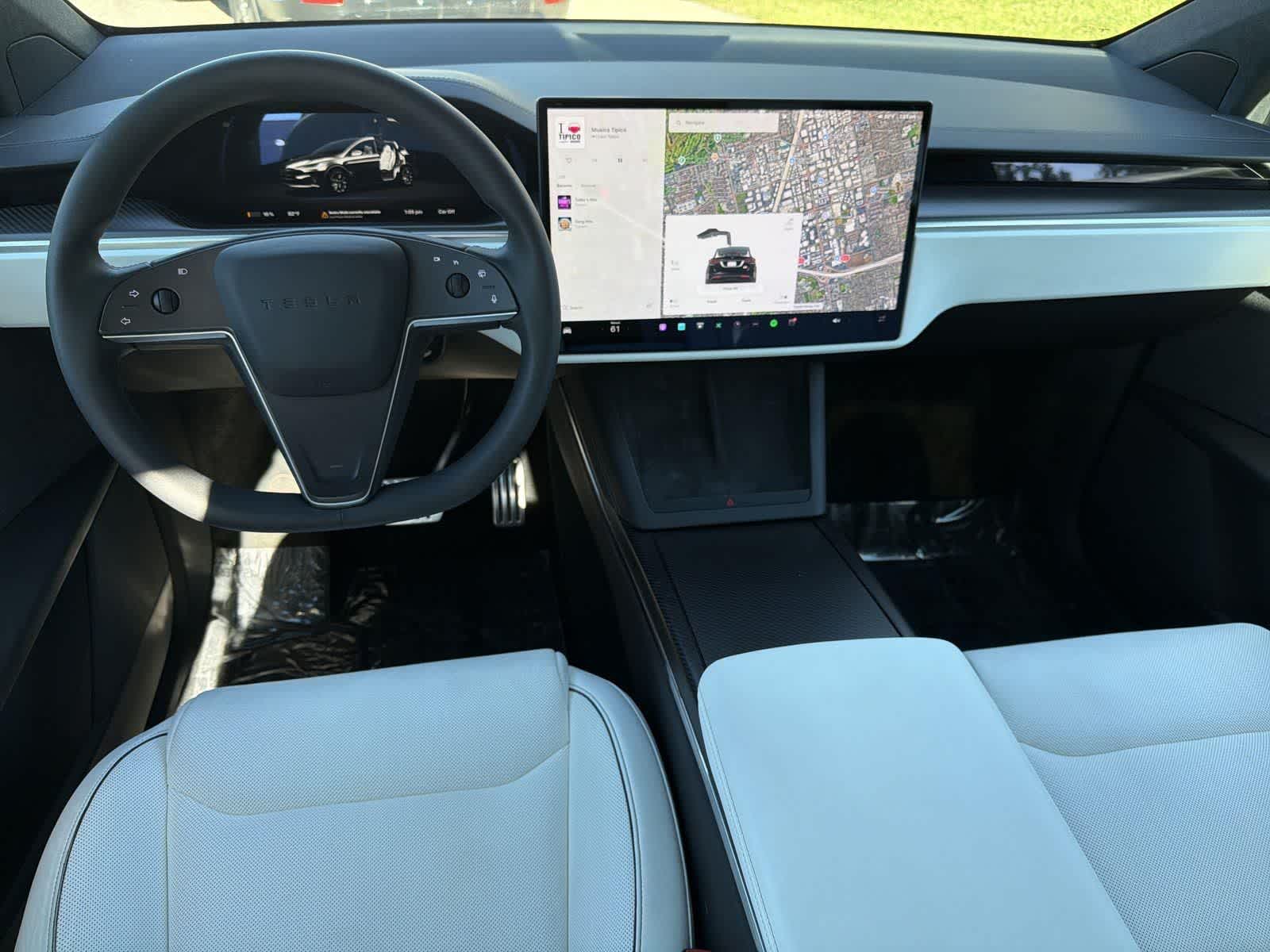 Thumbnail: 2022 Tesla Model X - 11