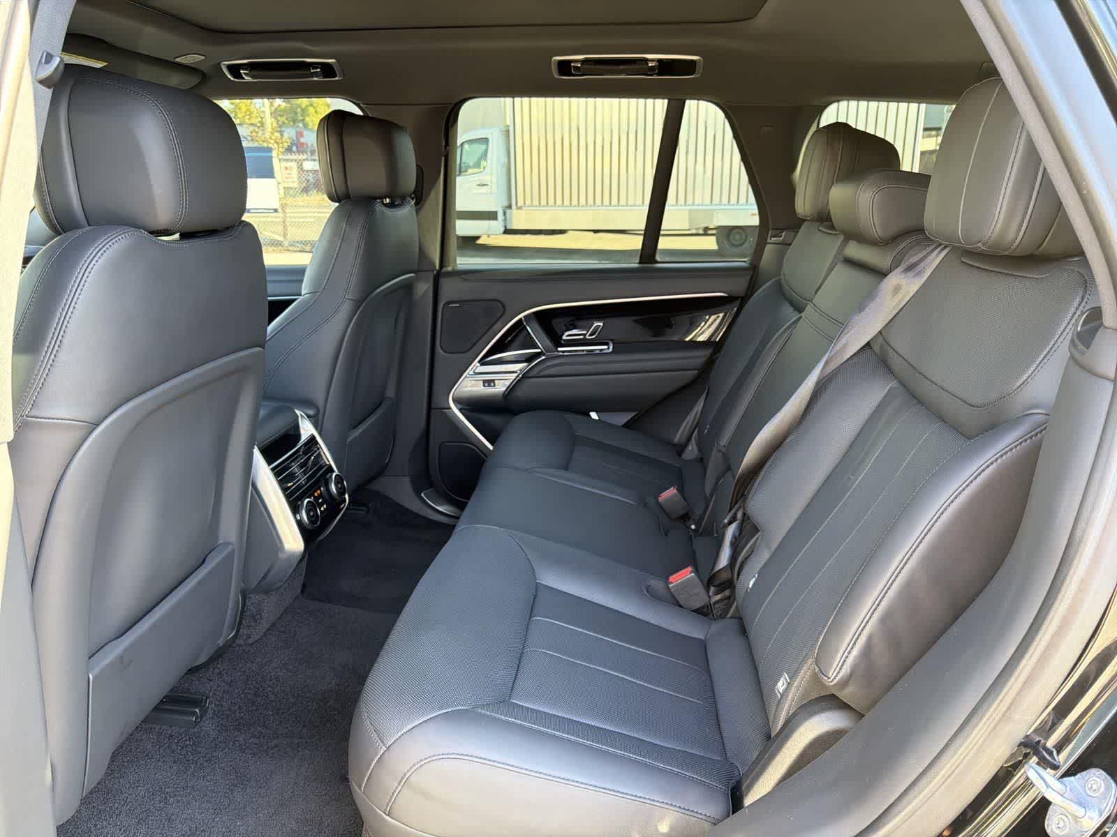 Thumbnail: 2023 Land Rover Range Rover - 29