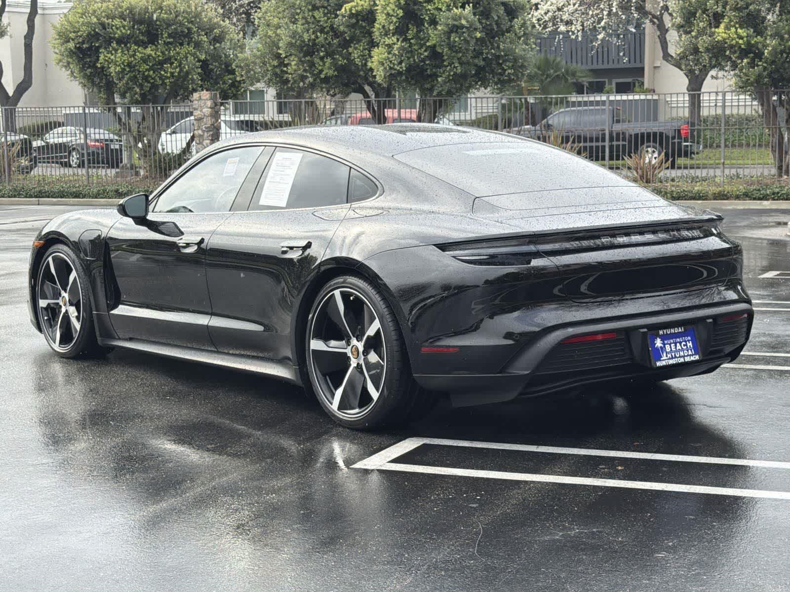 Thumbnail: 2022 Porsche Taycan - 4