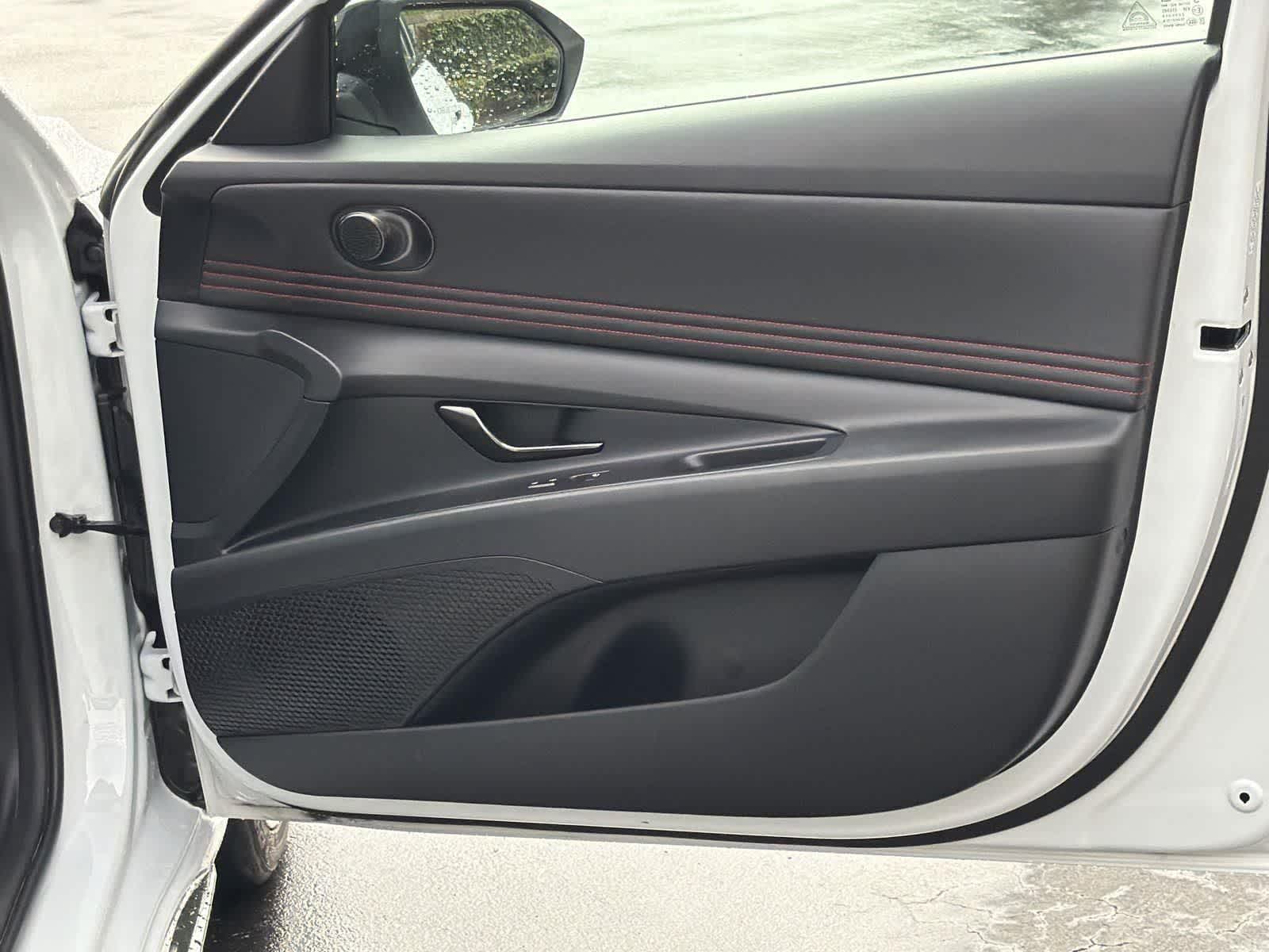 Thumbnail: 2022 Hyundai Elantra - 31