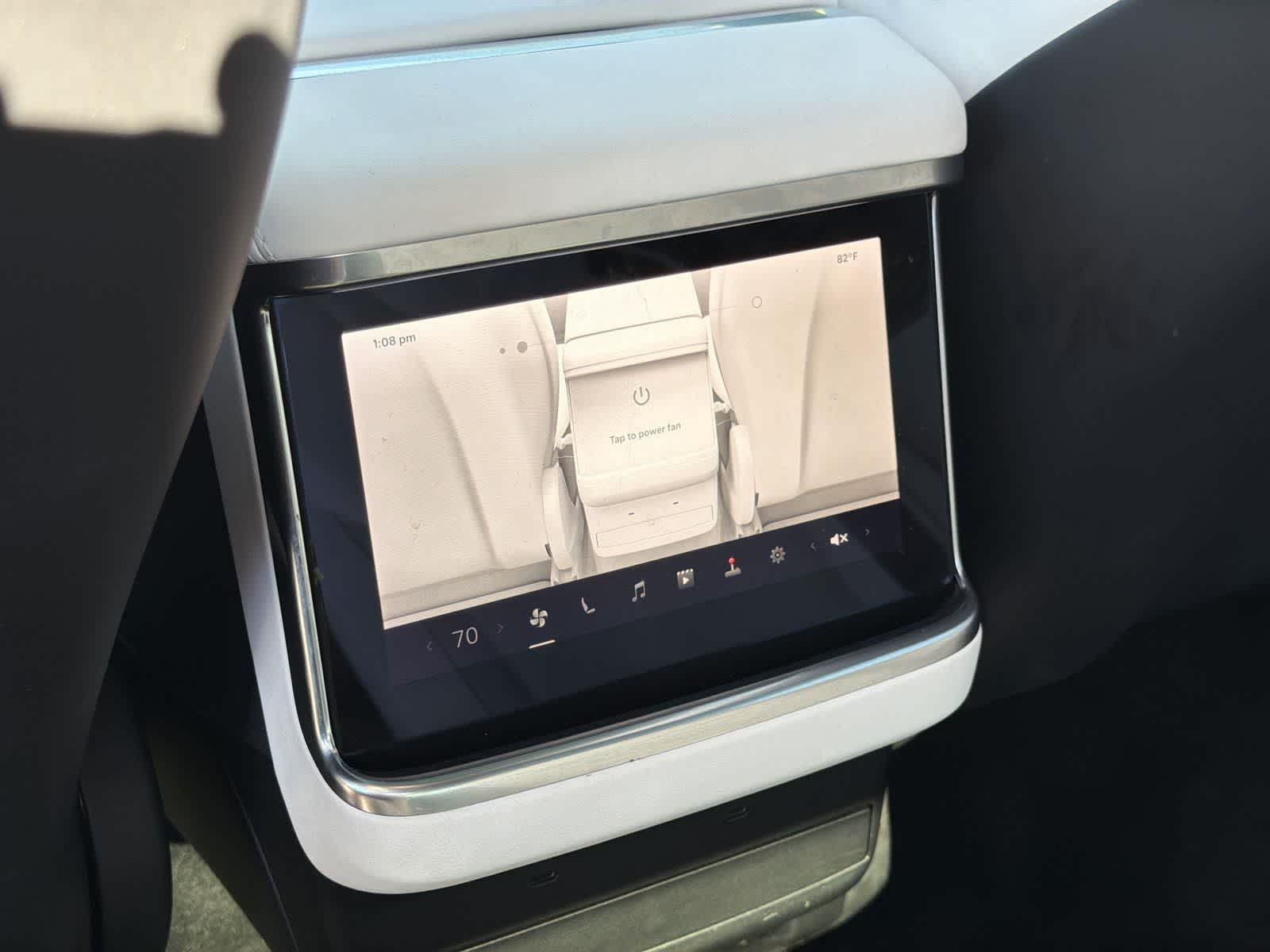 Thumbnail: 2022 Tesla Model X - 29