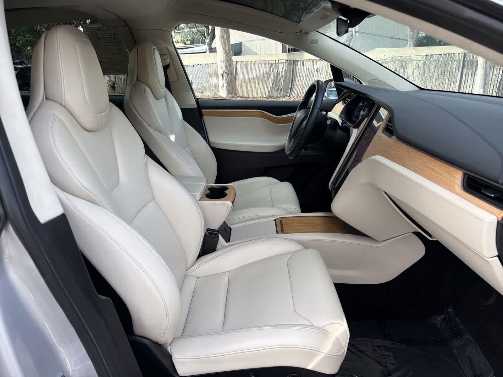 Thumbnail: 2018 Tesla Model X - 36