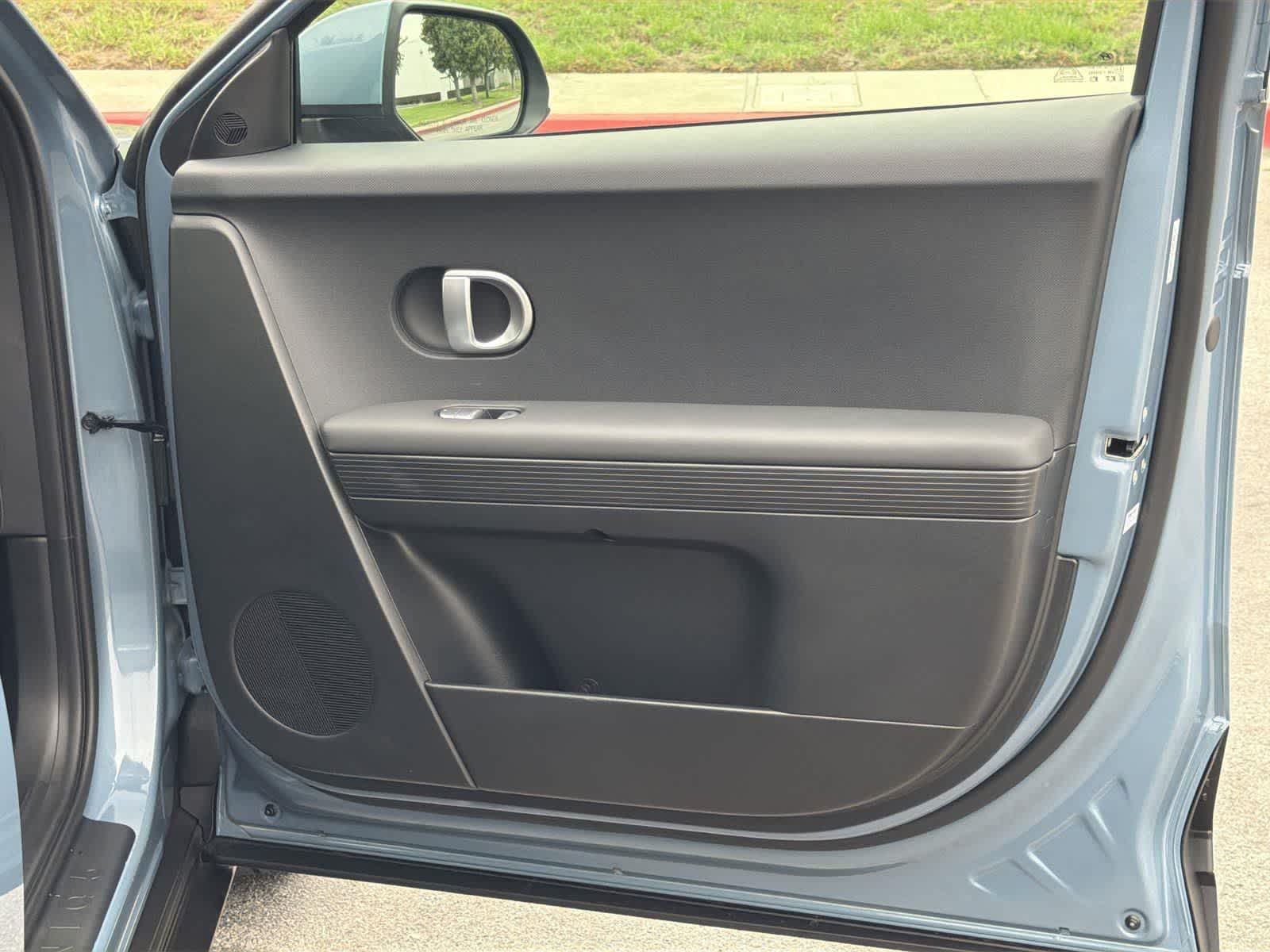 Thumbnail: 2024 Hyundai Ioniq 5 - 31