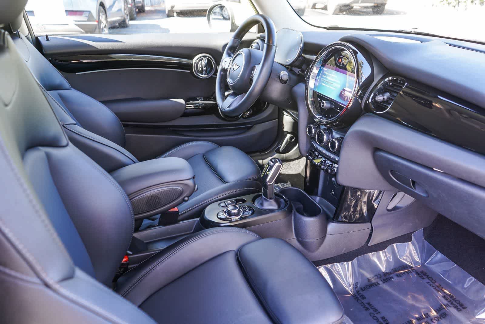 Thumbnail: 2022 MINI Cooper Hardtop - 15