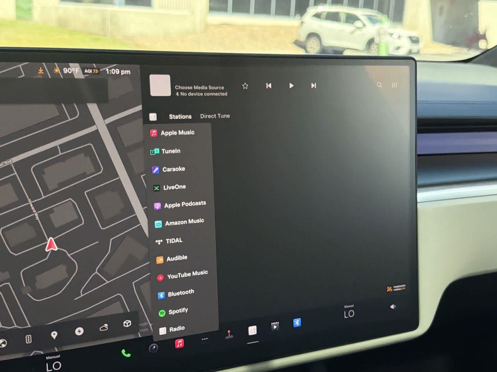 Thumbnail: 2022 Tesla Model X - 19