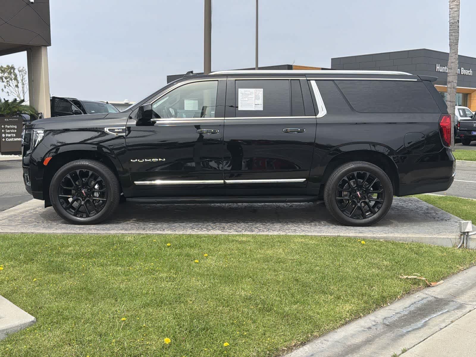 Thumbnail: 2023 GMC Yukon XL - 3