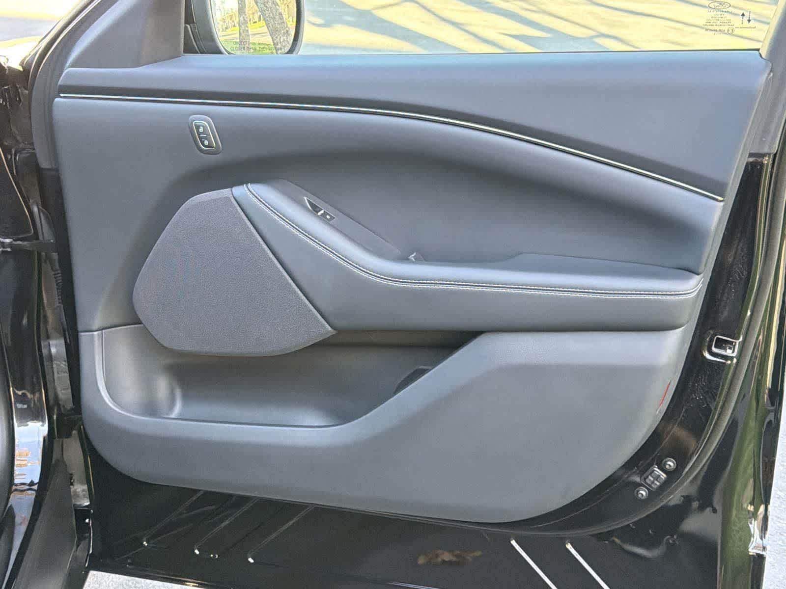 Thumbnail: 2022 Ford Mustang Mach-E - 31