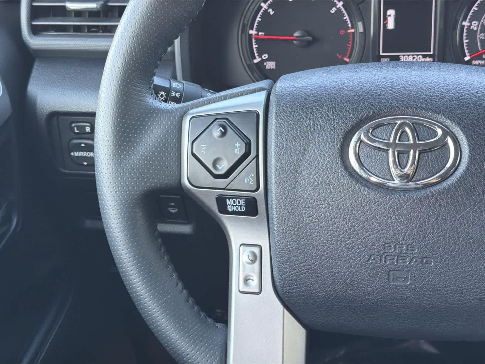 Thumbnail: 2022 Toyota 4Runner - 12