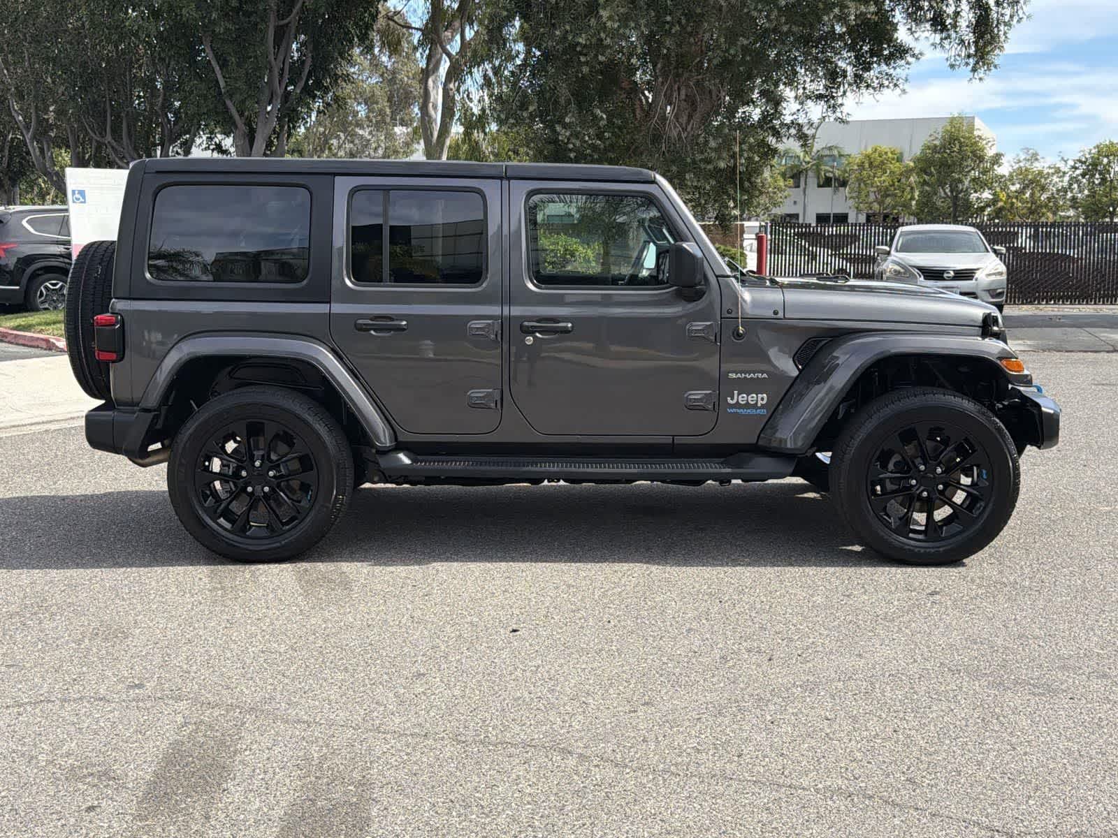 Thumbnail: 2022 Jeep Wrangler - 6