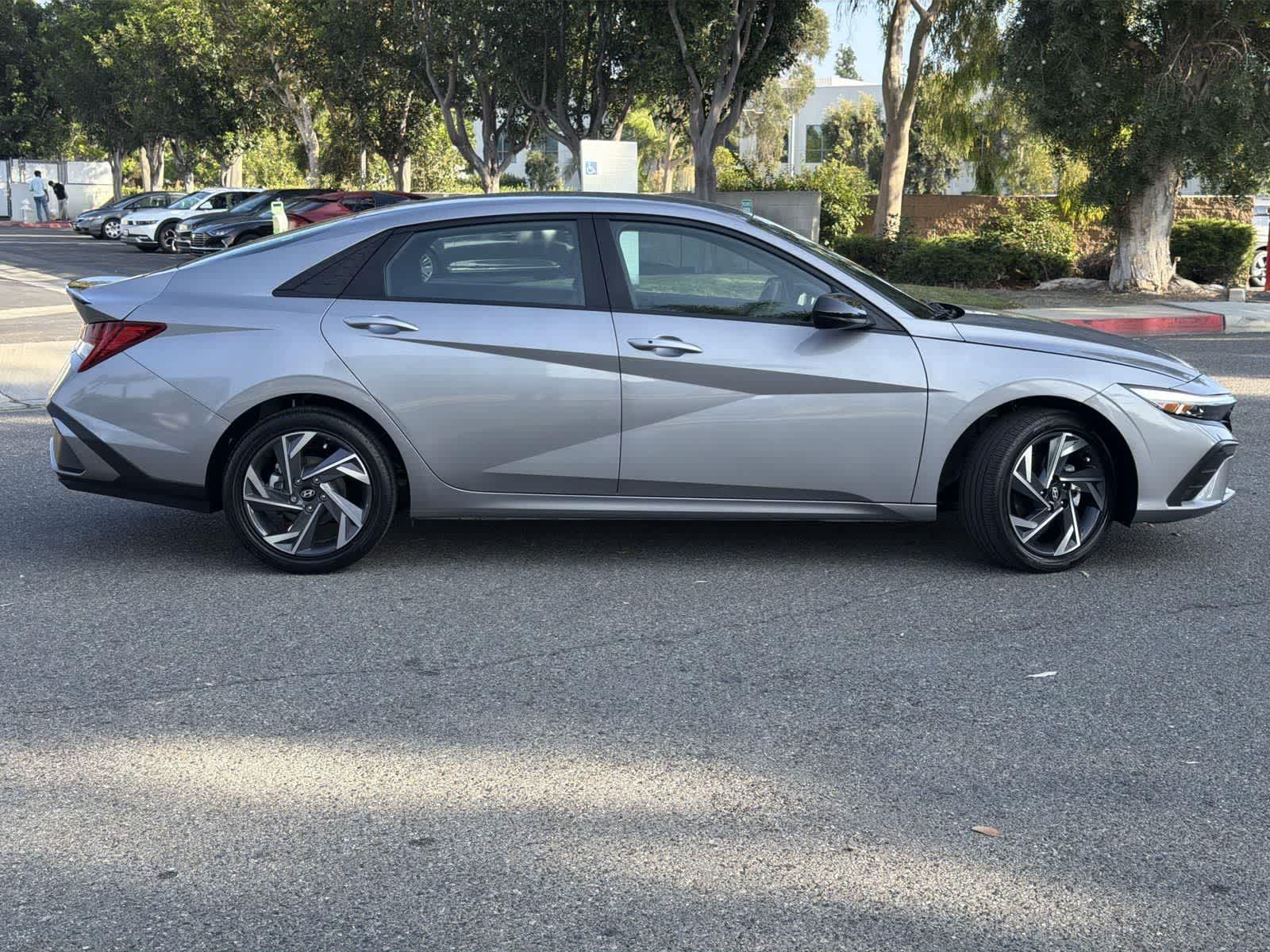 Thumbnail: 2025 Hyundai Elantra - 3