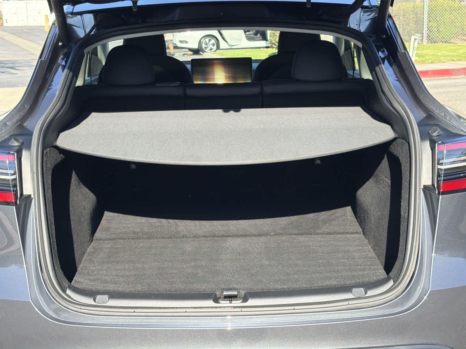 Thumbnail: 2023 Tesla Model Y - 31