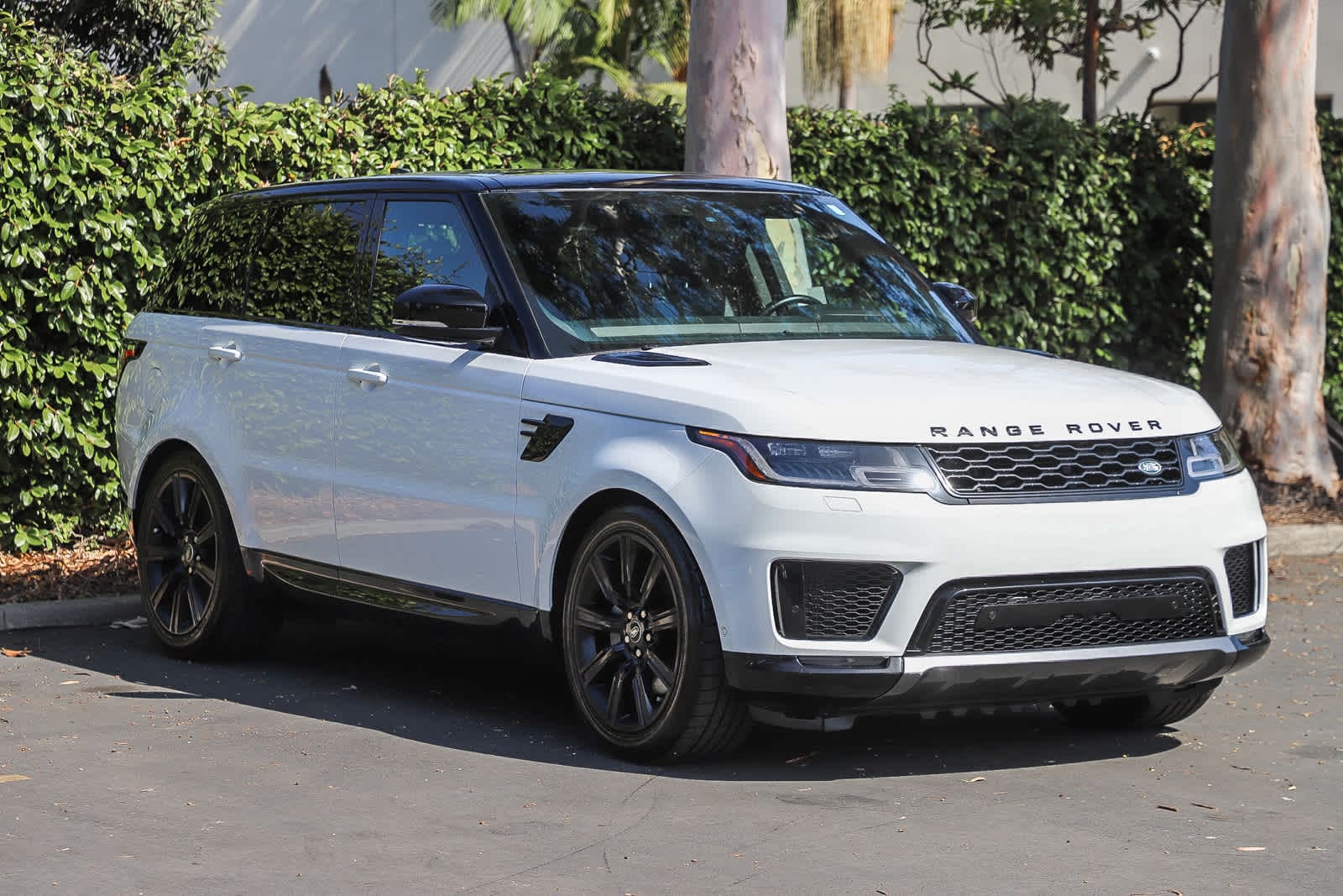 Thumbnail: 2022 Land Rover Range Rover Sport - 3