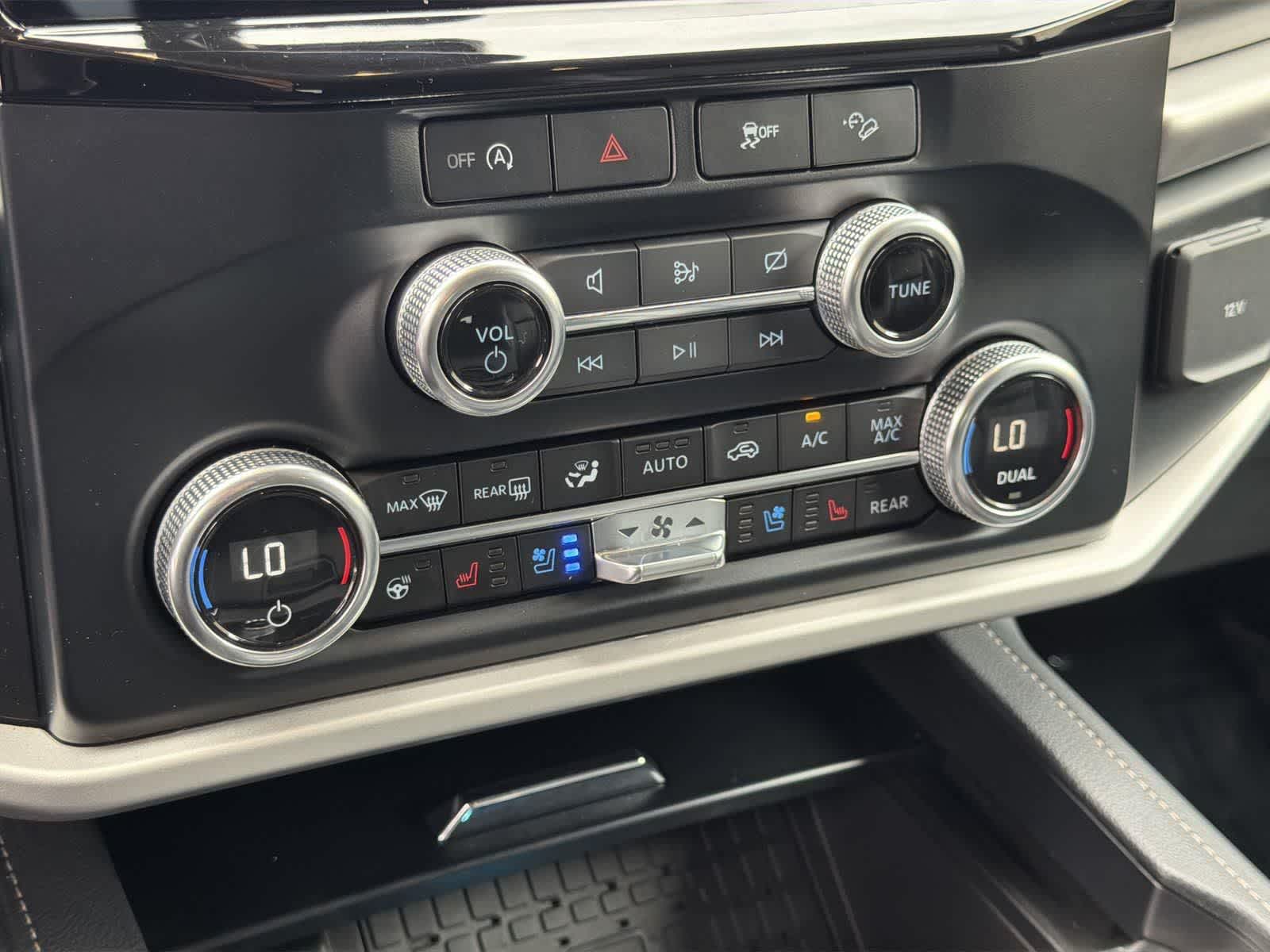 Thumbnail: 2024 Ford Expedition - 15