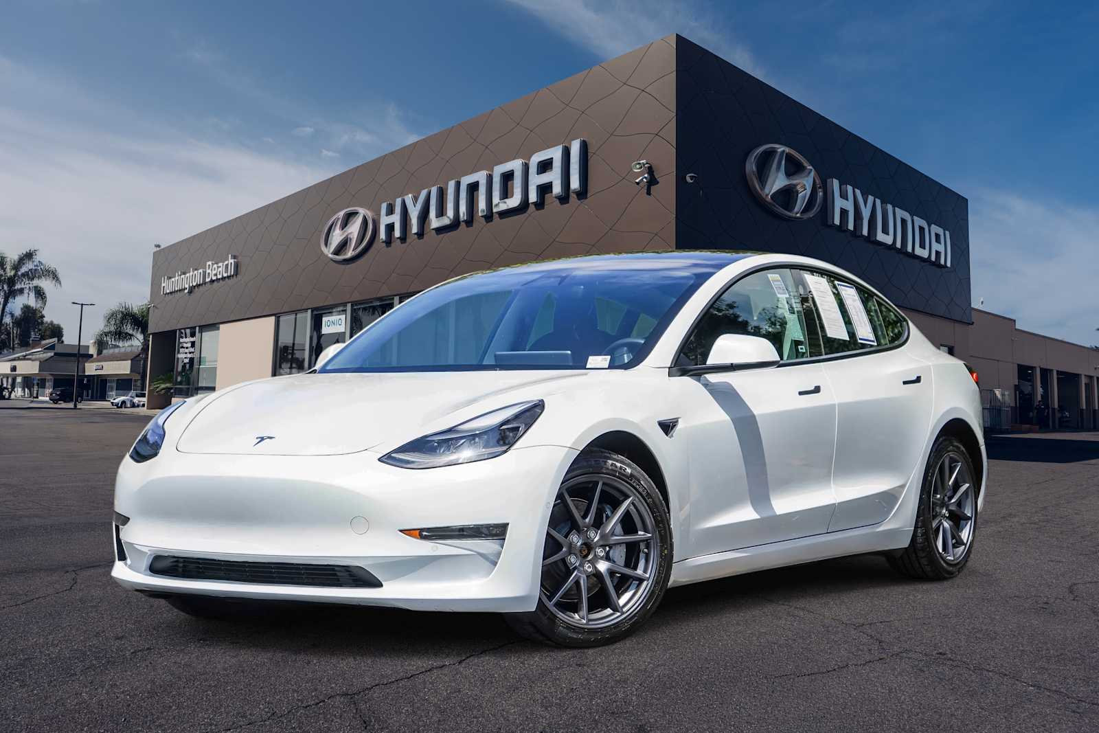 2022 Tesla Model 3 Long Range Dual Motor All-Wheel Drive's photo