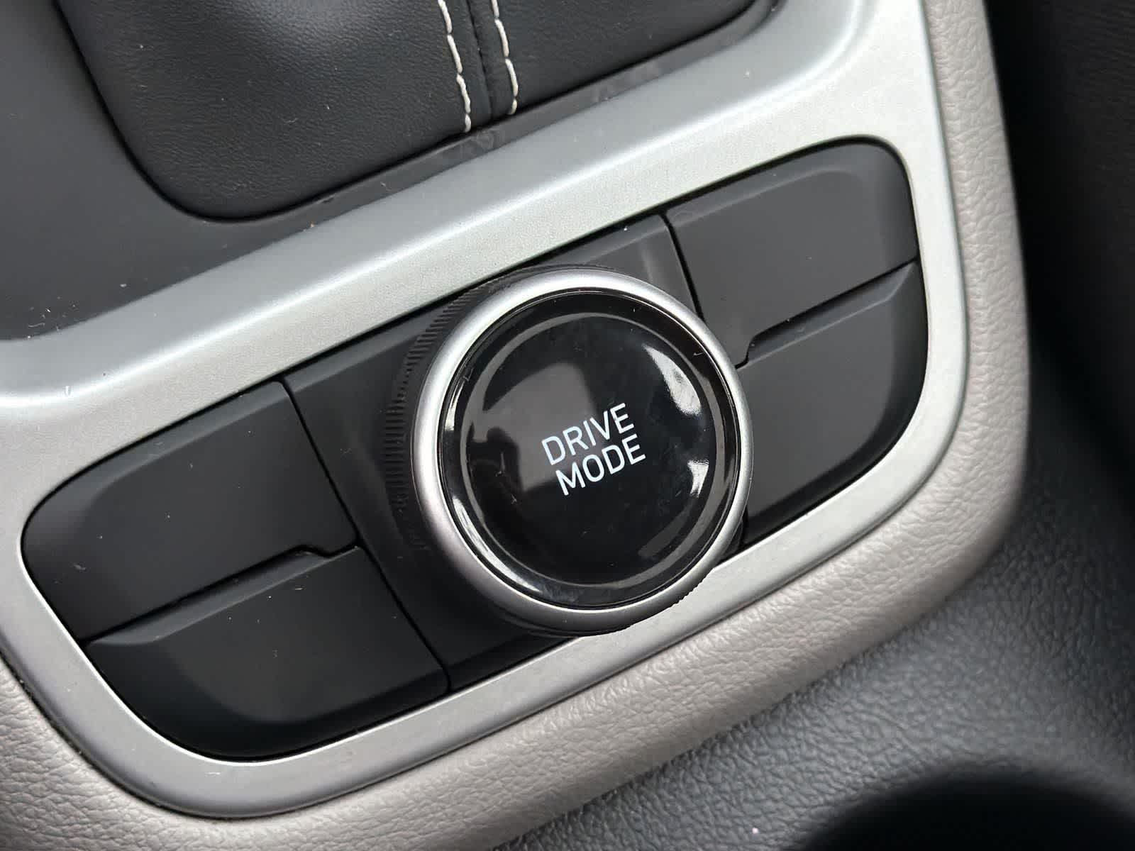 Thumbnail: 2023 Hyundai Venue - 21