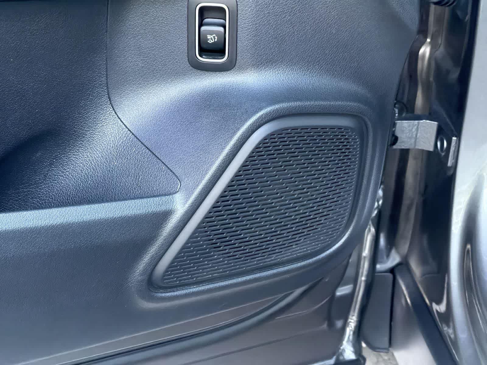 Thumbnail: 2023 Mercedes-Benz GLB - 24